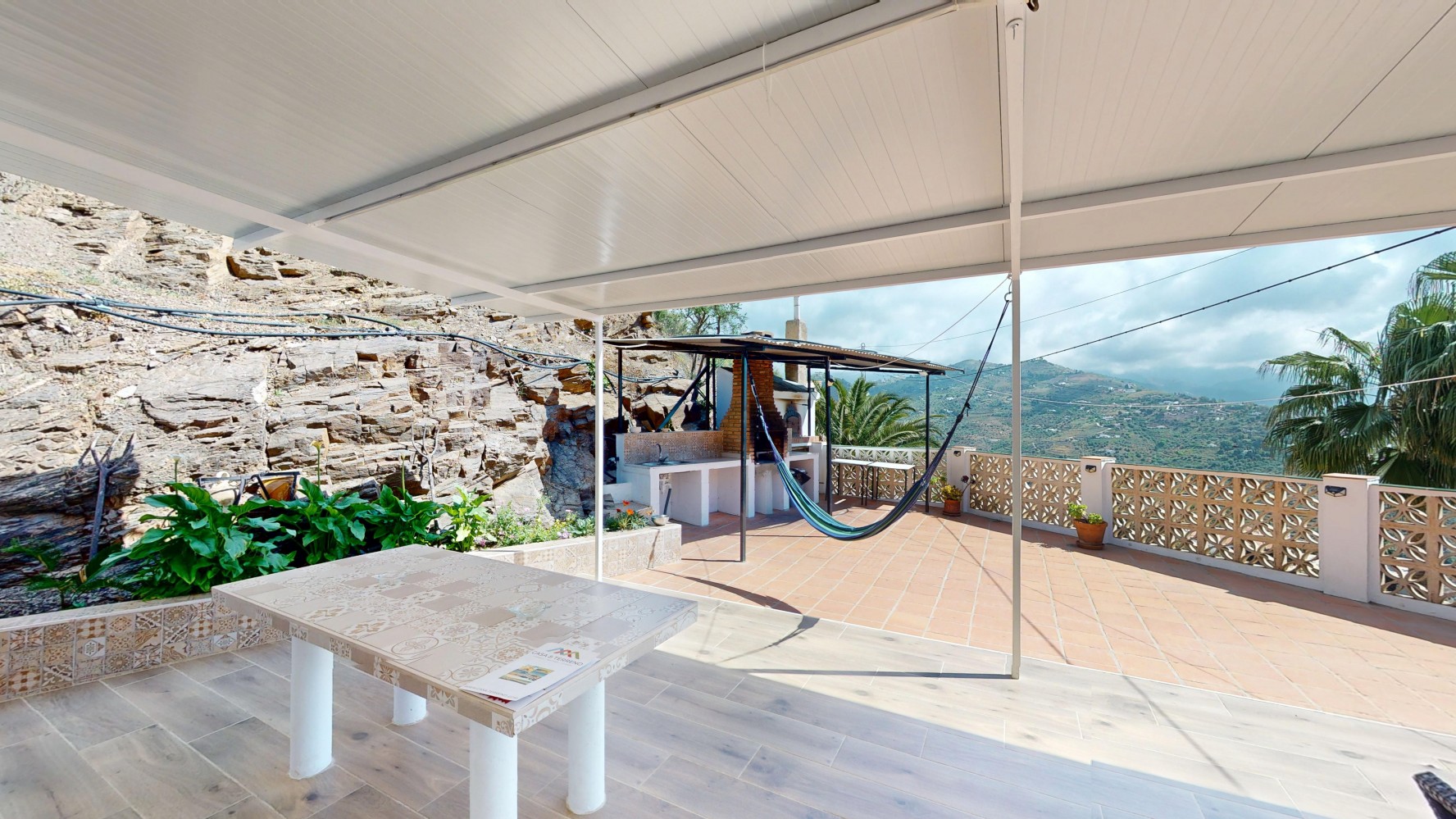 DP-26-6296-21 Villa te koop in Sayalonga
