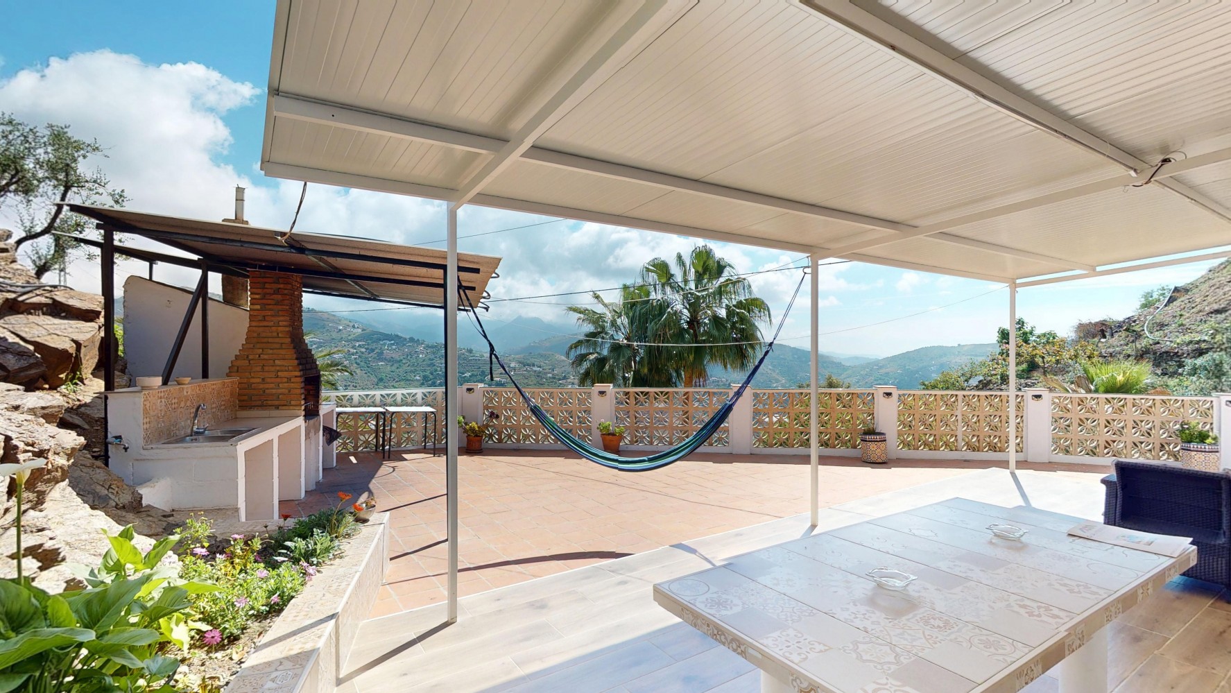 DP-26-6296-23 Villa te koop in Sayalonga
