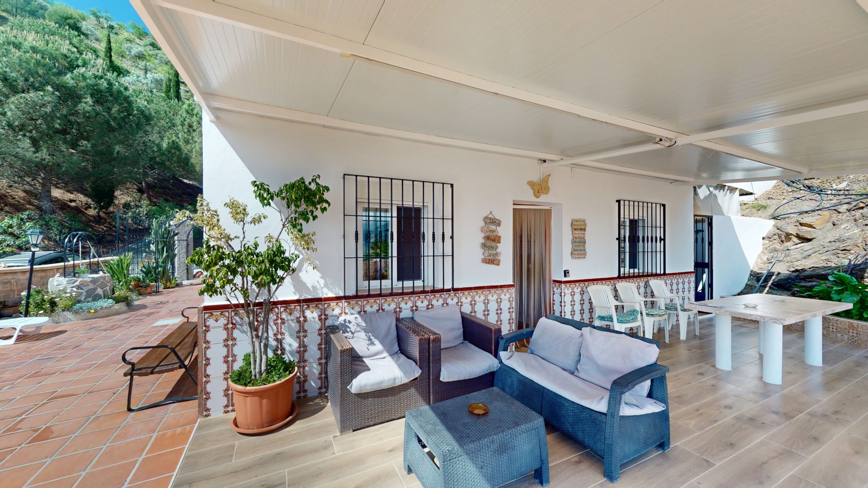 DP-26-6296-3 Villa te koop in Sayalonga
