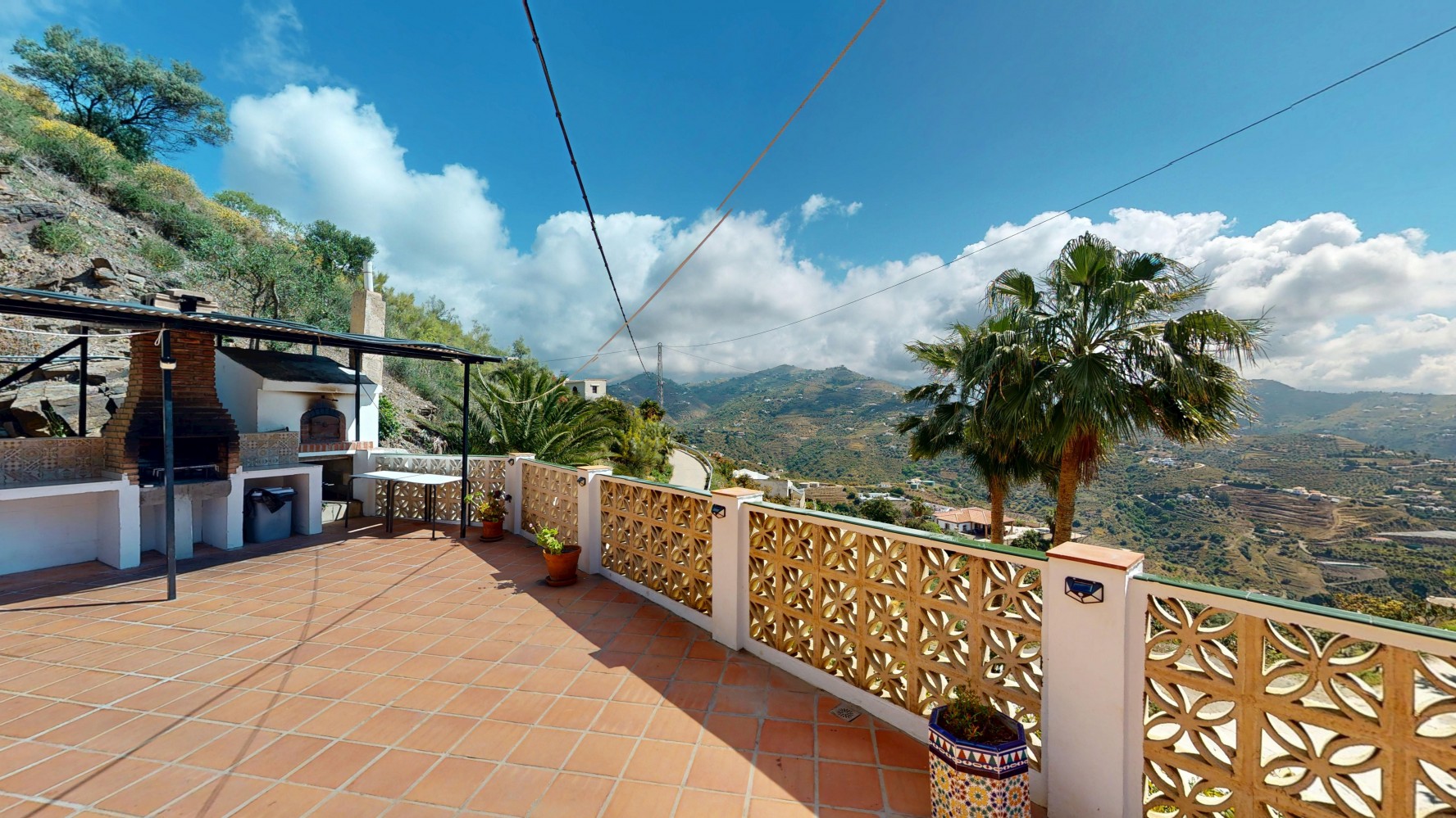 DP-26-6296-4 Villa te koop in Sayalonga
