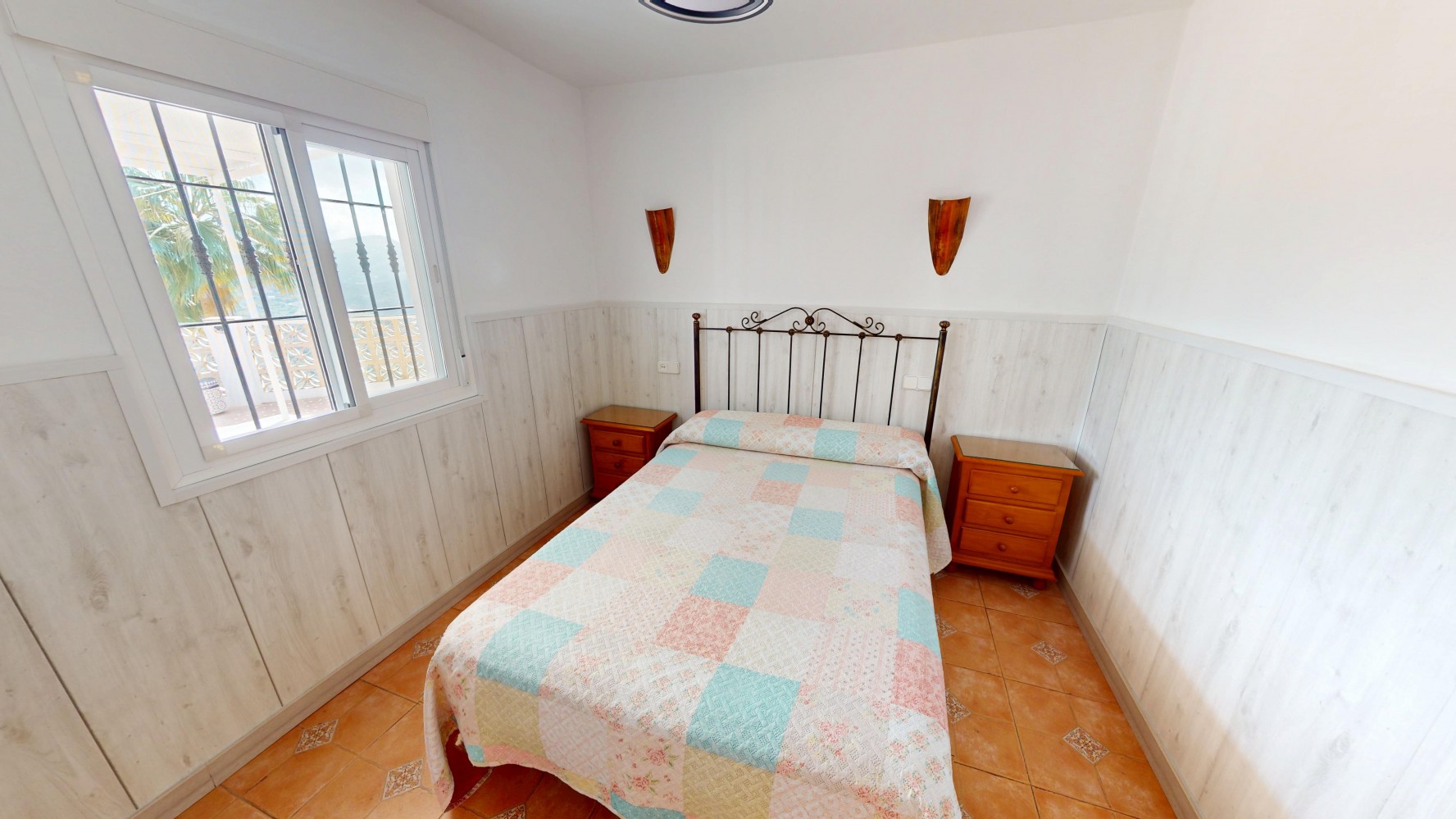 DP-26-6296-8 Villa te koop in Sayalonga
