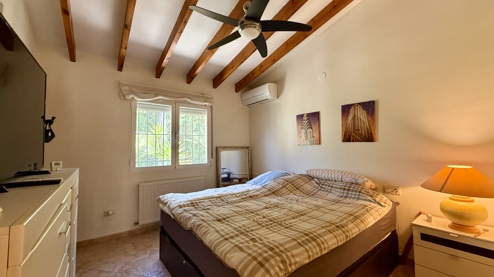 Villa op ruim perceel en schitterend uitzicht in Pego