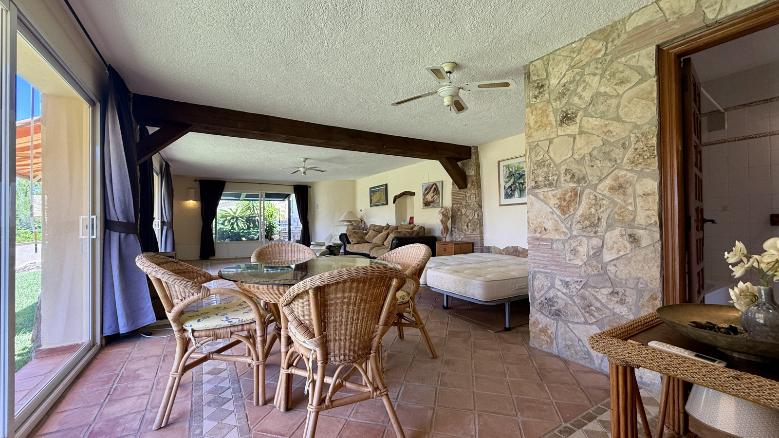 Villa op ruim perceel en schitterend uitzicht in Pego