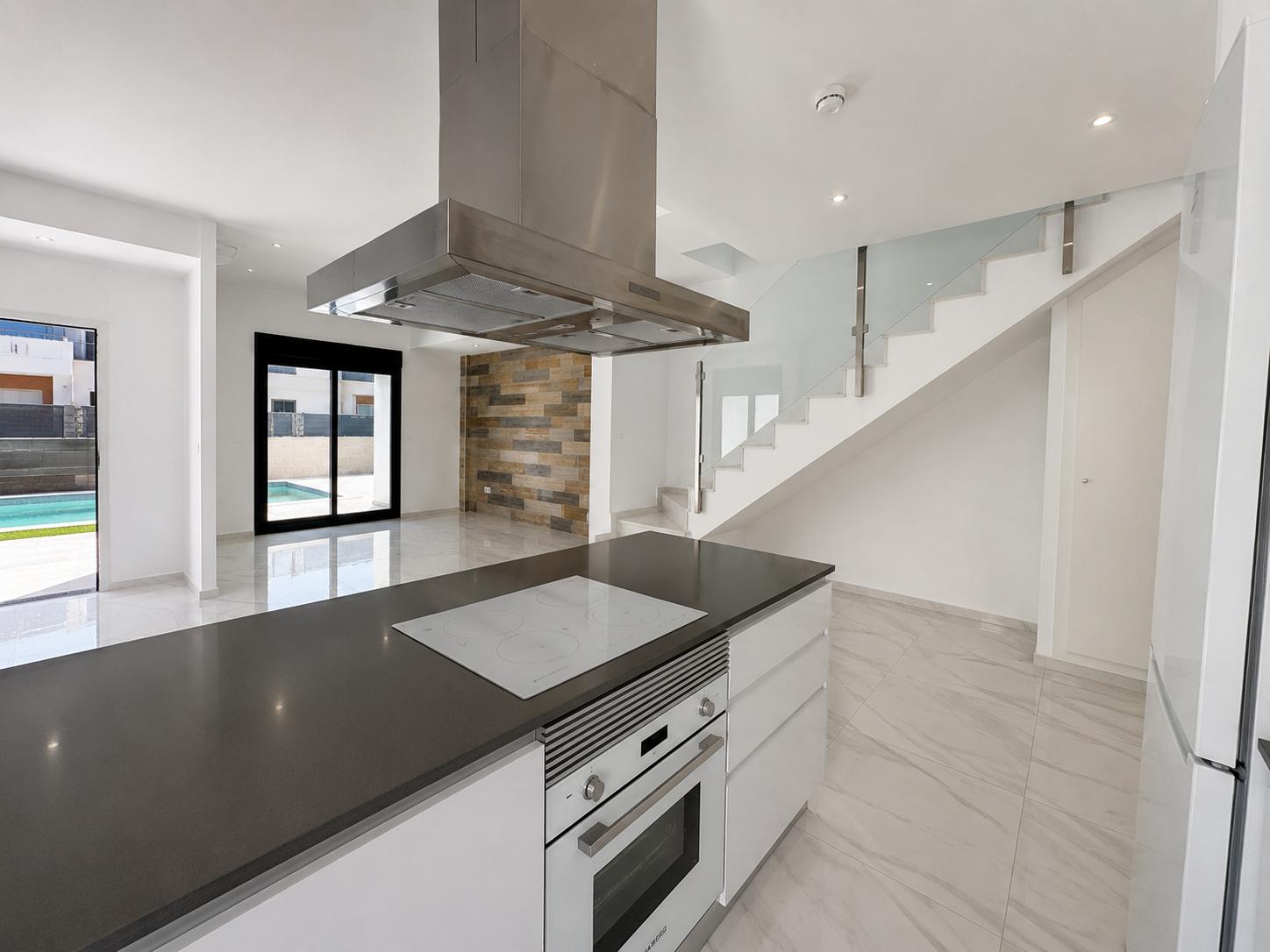 Instapklare moderne villa te koop in Polop