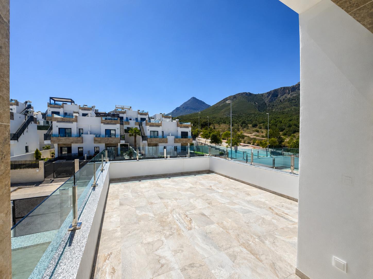 Instapklare moderne villa te koop in Polop