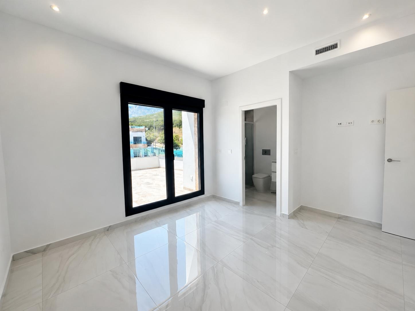 Instapklare moderne villa te koop in Polop