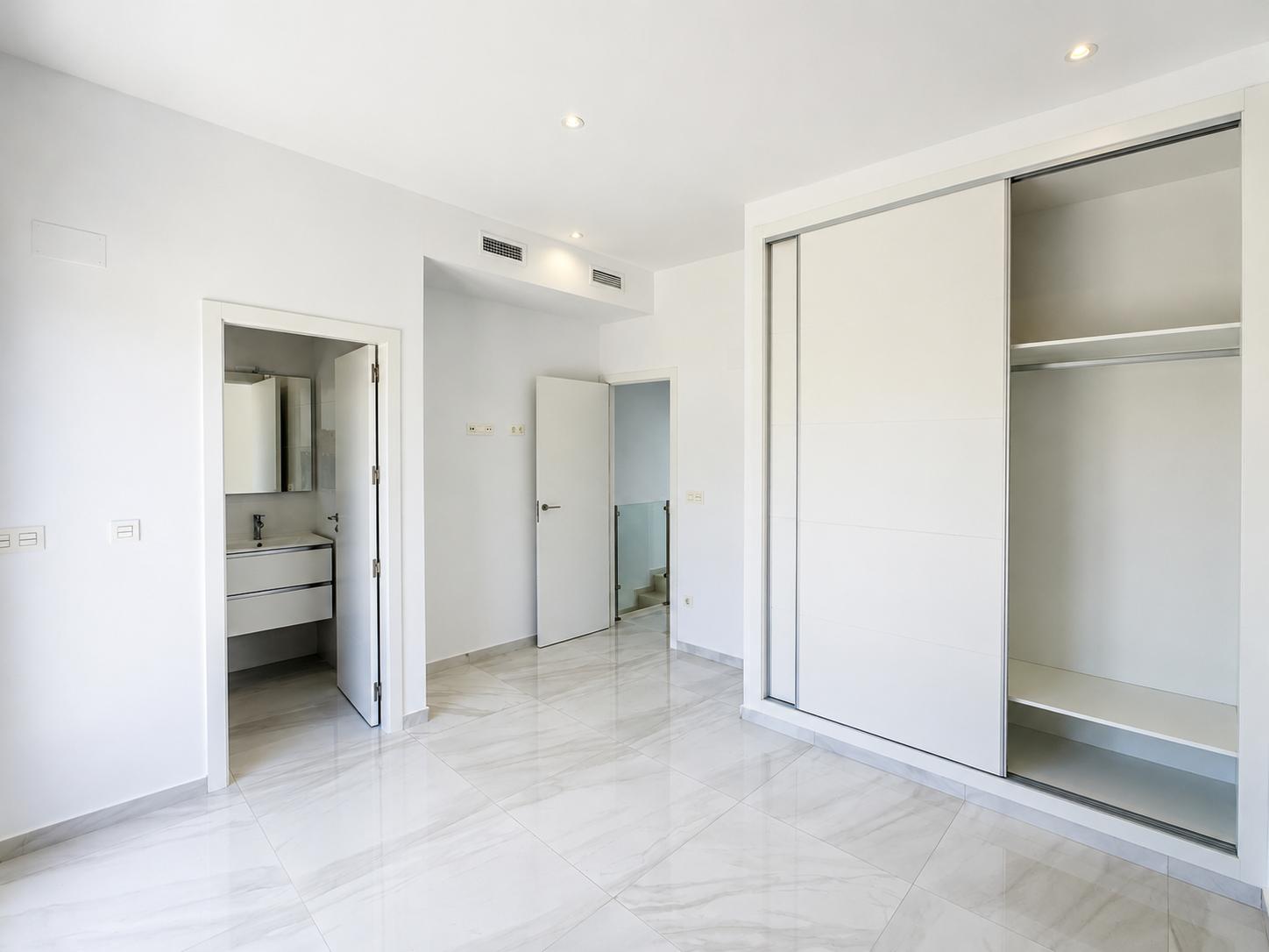 Instapklare moderne villa te koop in Polop