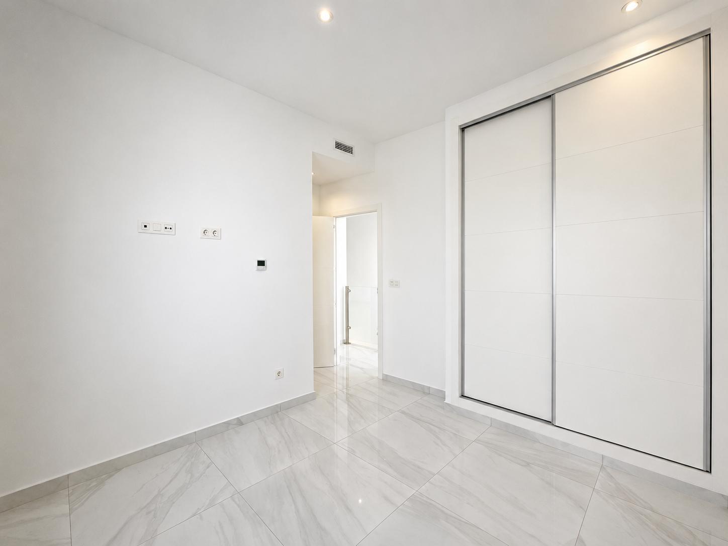Instapklare moderne villa te koop in Polop