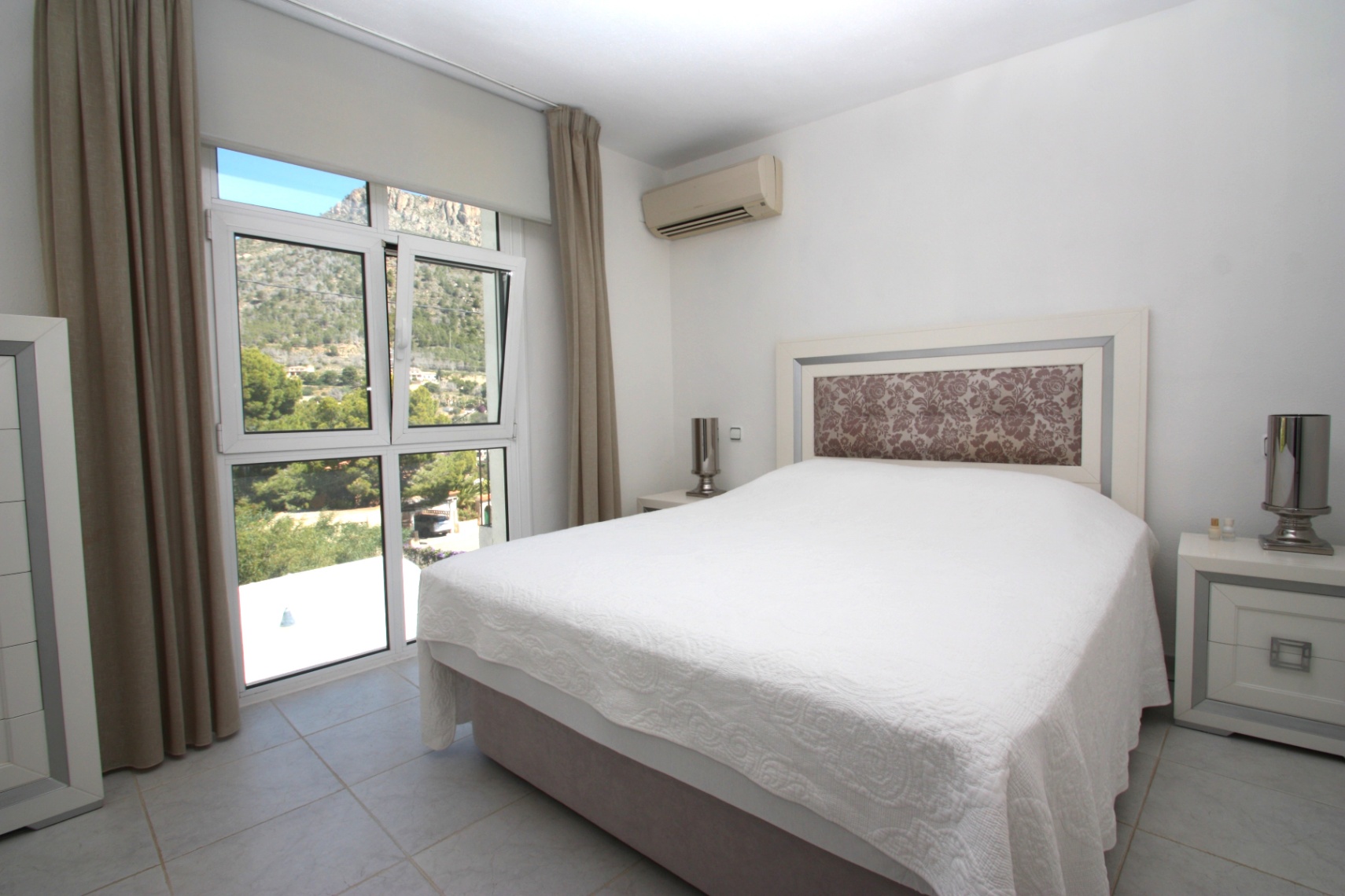 Karakteristieke villa met prachtig zeezicht in Calpe