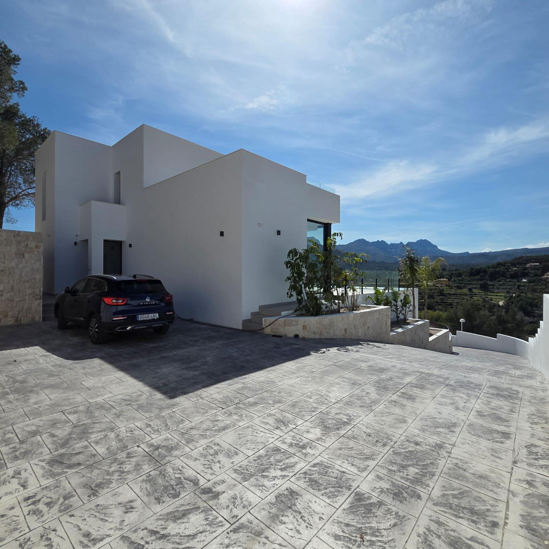 Moderne nieuwbouw villa met vrij uitzicht in Calpe
