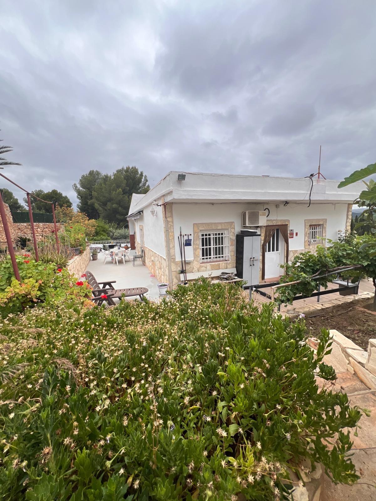 Villa te koop in Lliria