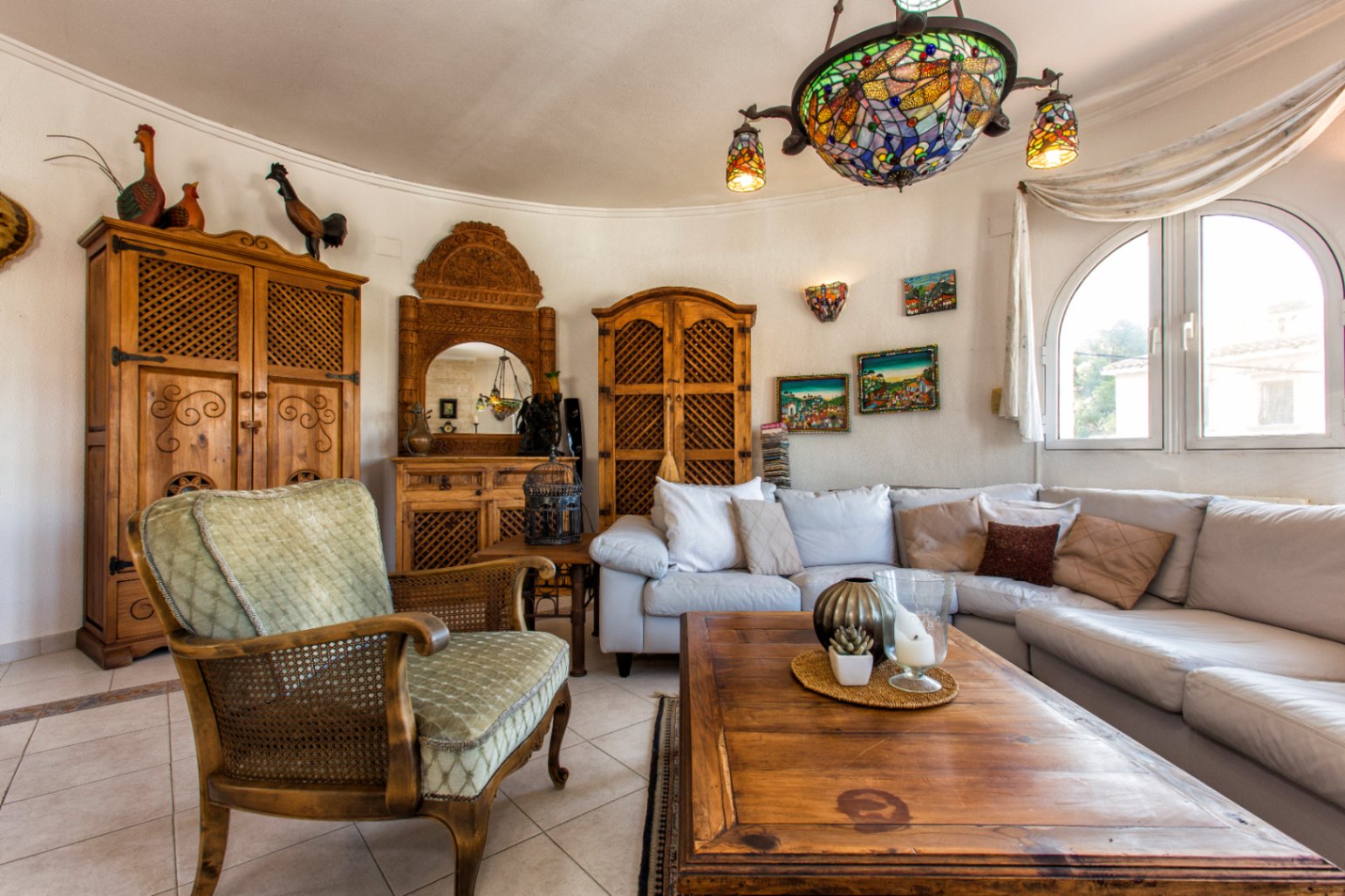 Ruime traditionele villa met zeezicht en gastenverblijf in Benissa