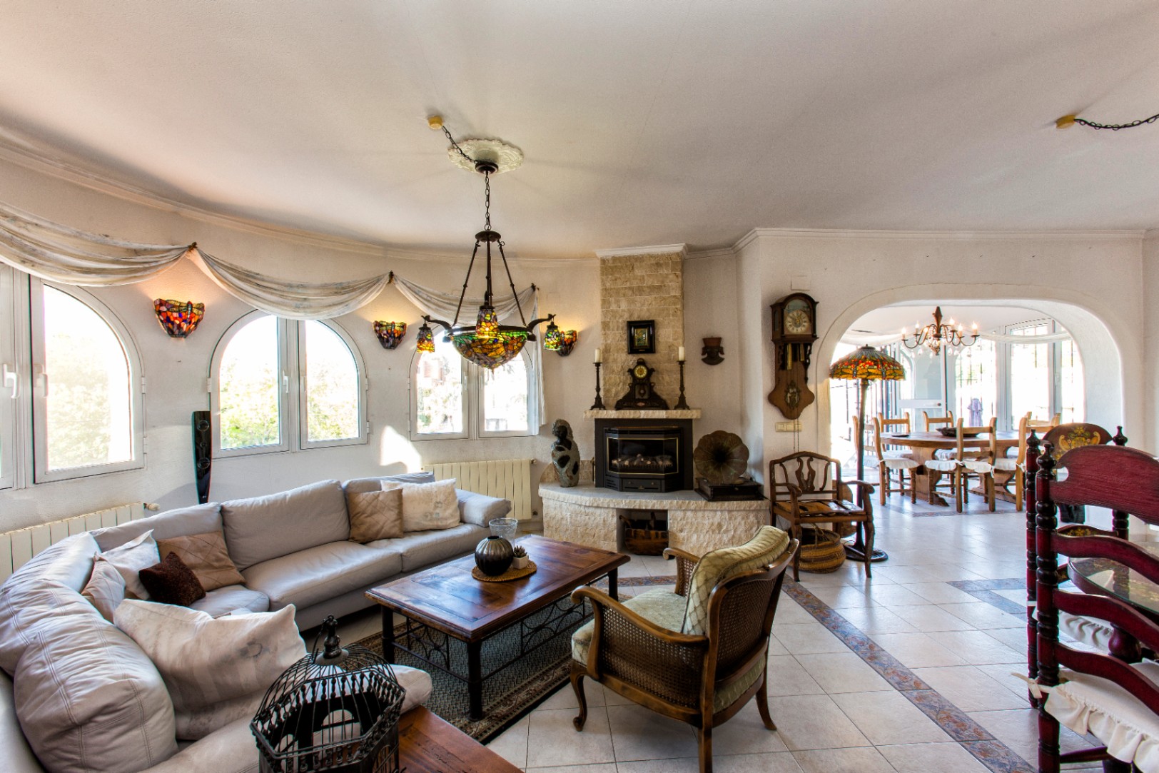 Ruime traditionele villa met zeezicht en gastenverblijf in Benissa