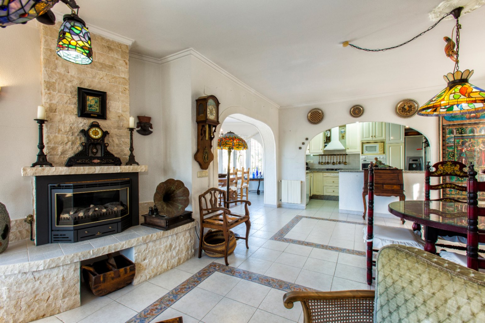 Ruime traditionele villa met zeezicht en gastenverblijf in Benissa