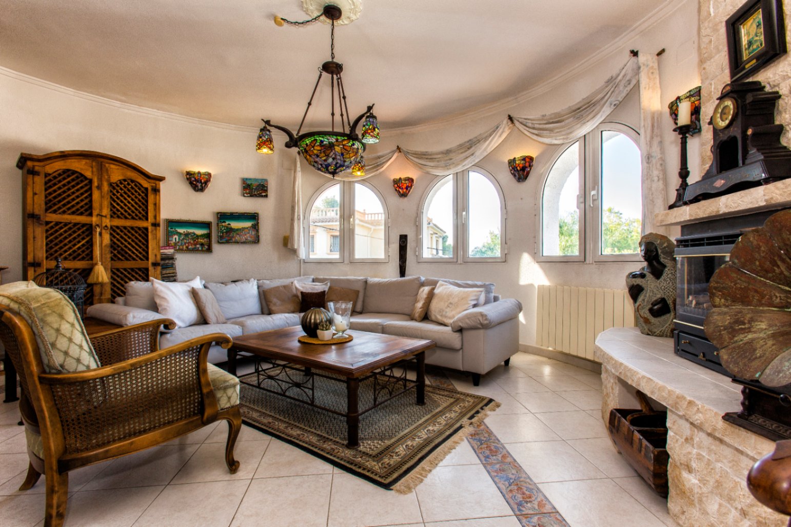 Ruime traditionele villa met zeezicht en gastenverblijf in Benissa
