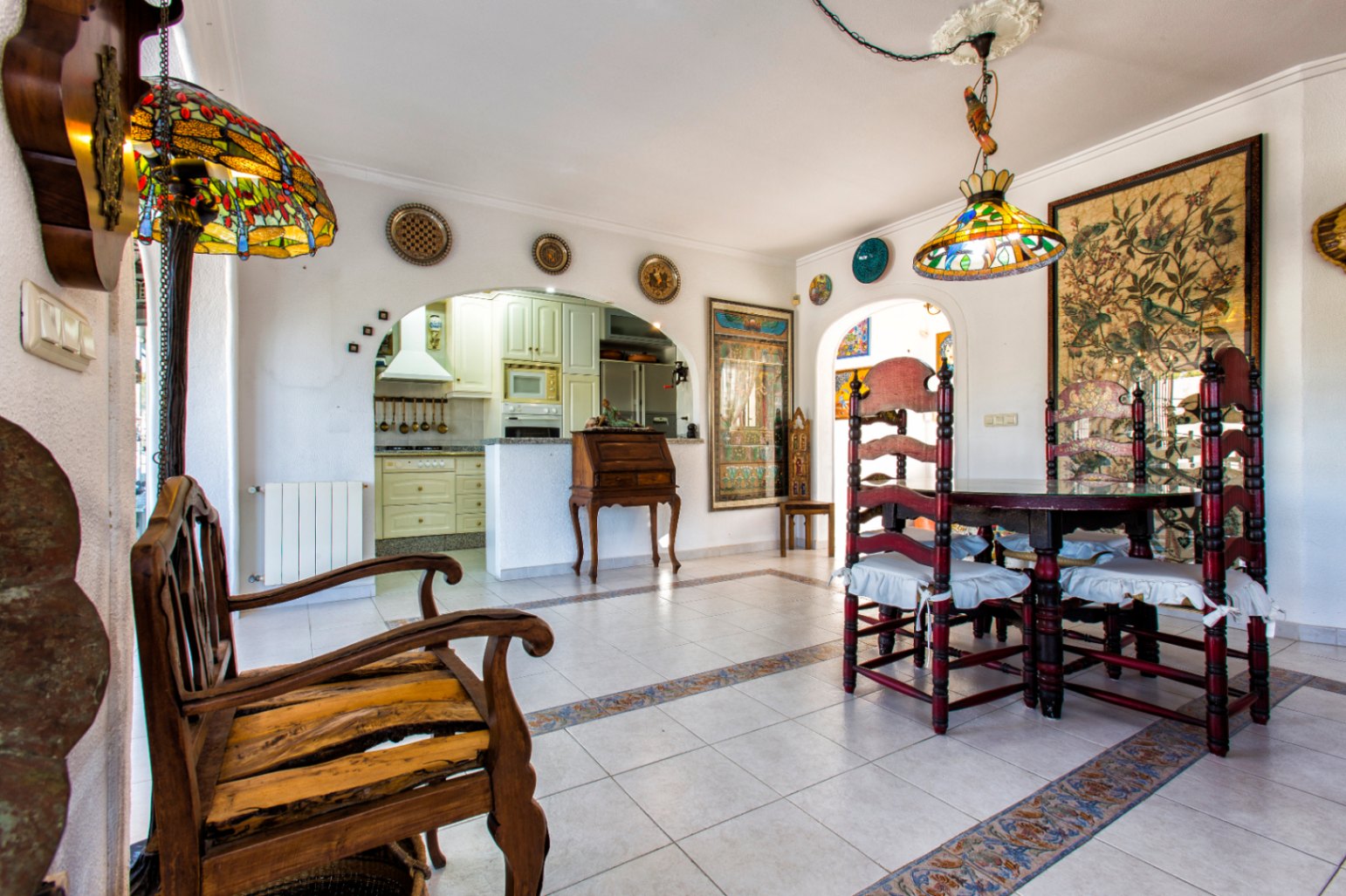 Ruime traditionele villa met zeezicht en gastenverblijf in Benissa