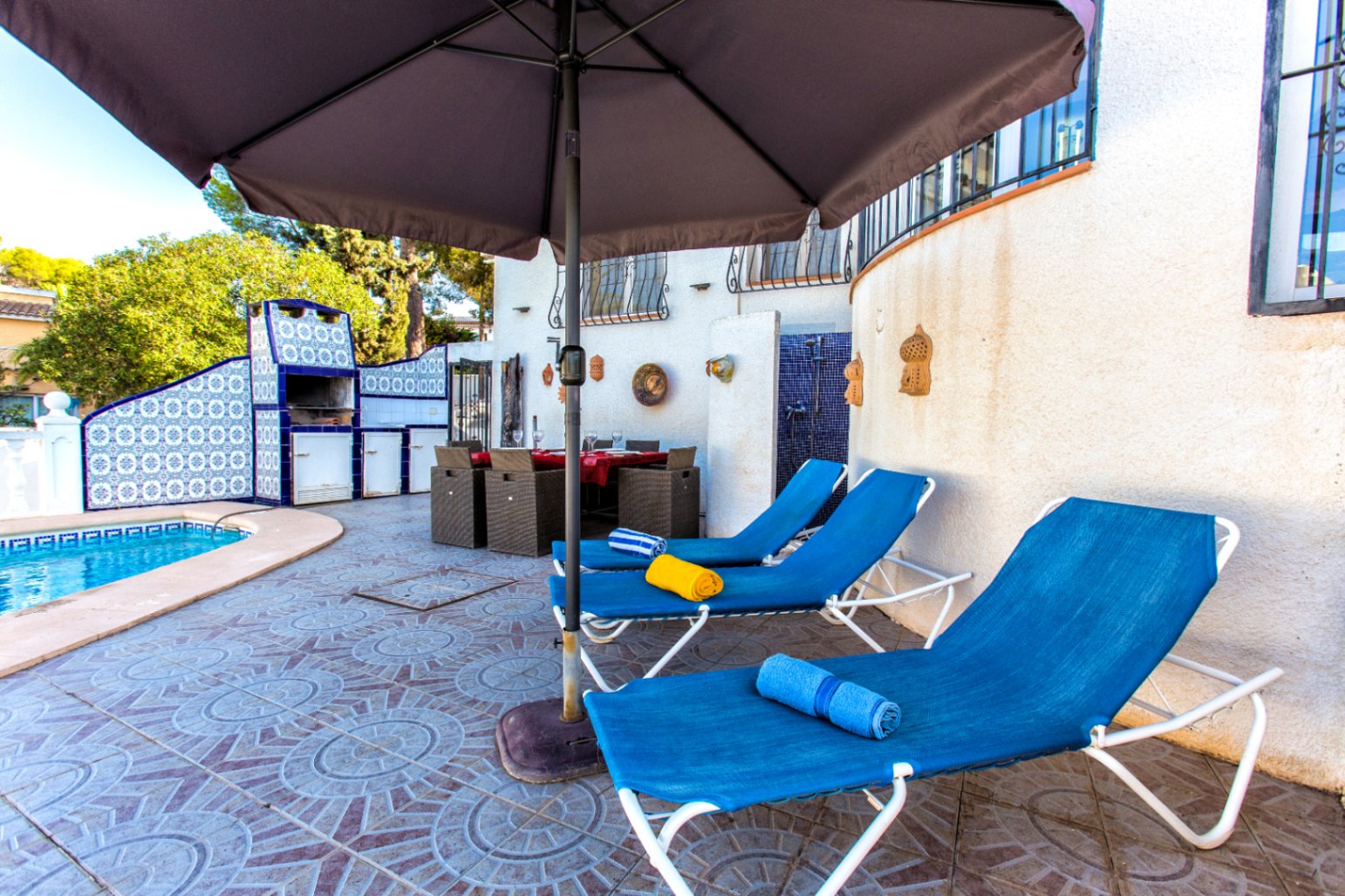 Ruime traditionele villa met zeezicht en gastenverblijf in Benissa