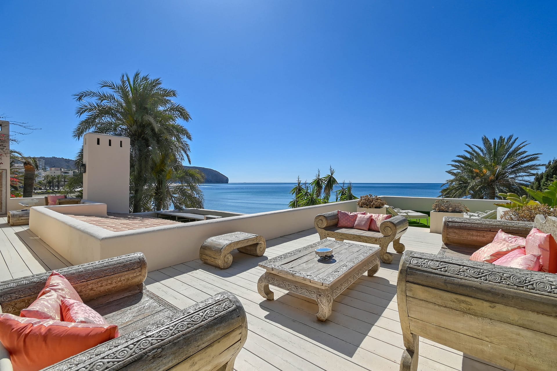 Ultieme strandvilla direct aan het strand in Moraira