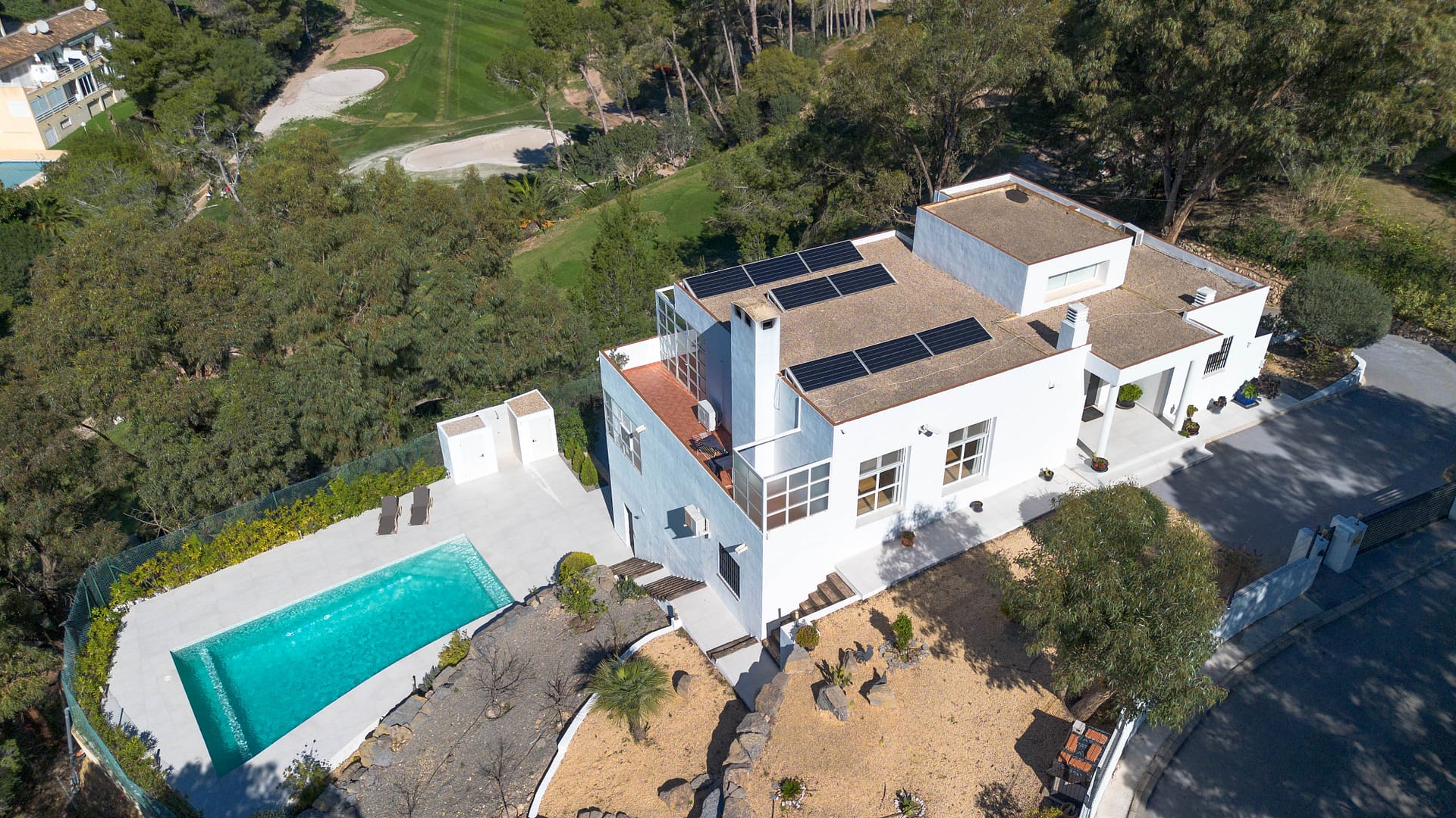DP-70-TAALT2785-3 Gerenoveerde luxe villa aan de golfbaan in Altea