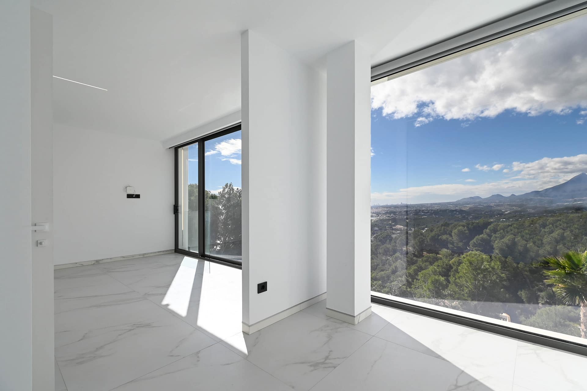 Uitzonderlijke nieuwbouwvilla met panoramisch zeezicht in Altea