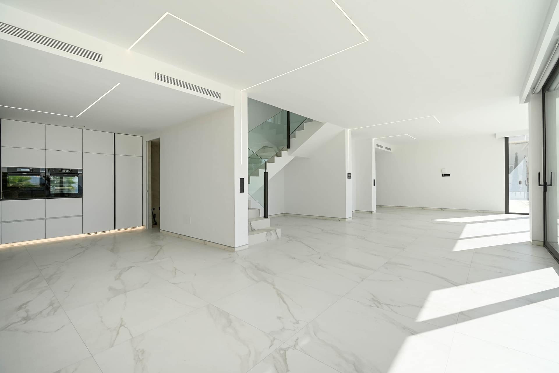 Uitzonderlijke nieuwbouwvilla met panoramisch zeezicht in Altea