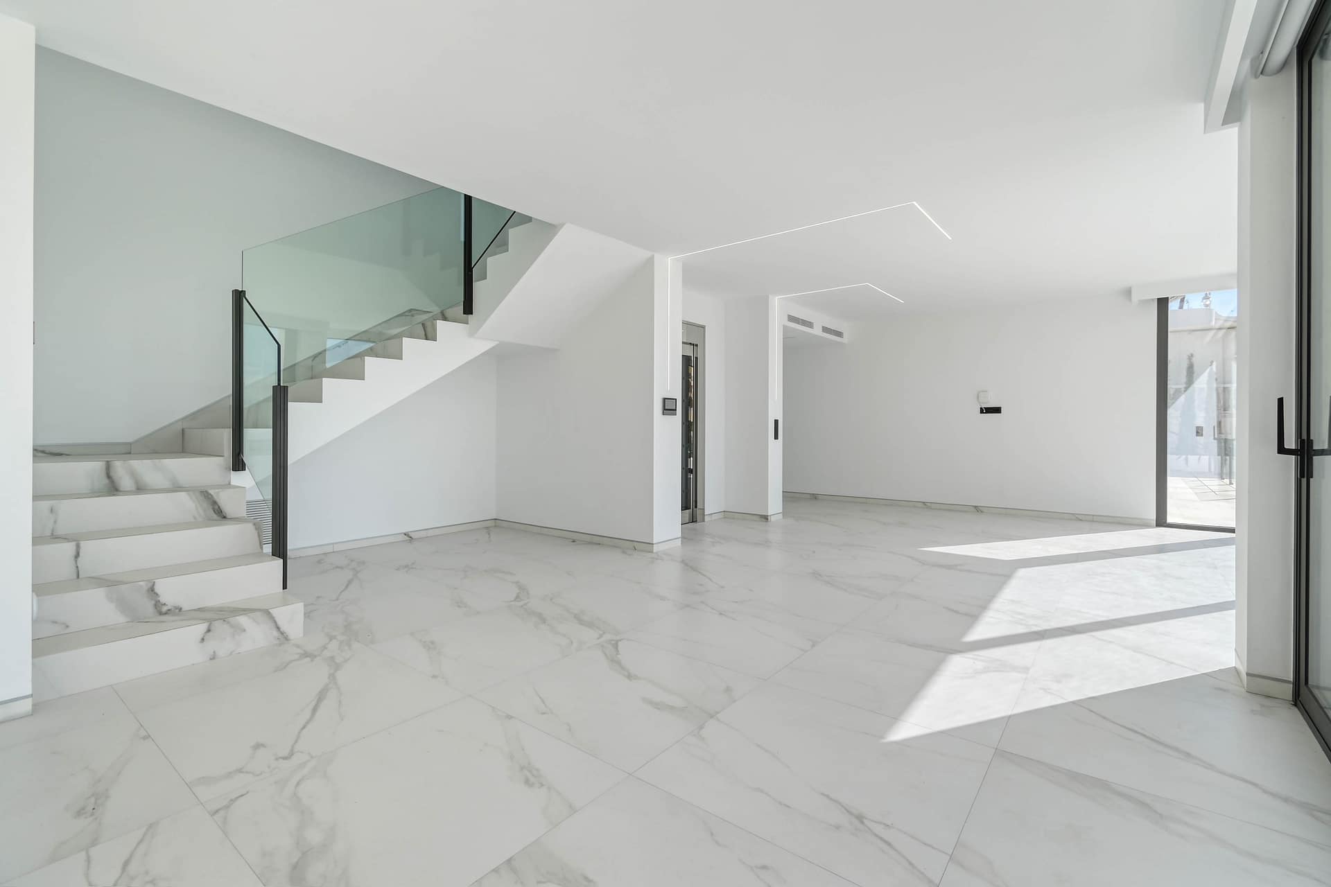 Uitzonderlijke nieuwbouwvilla met panoramisch zeezicht in Altea