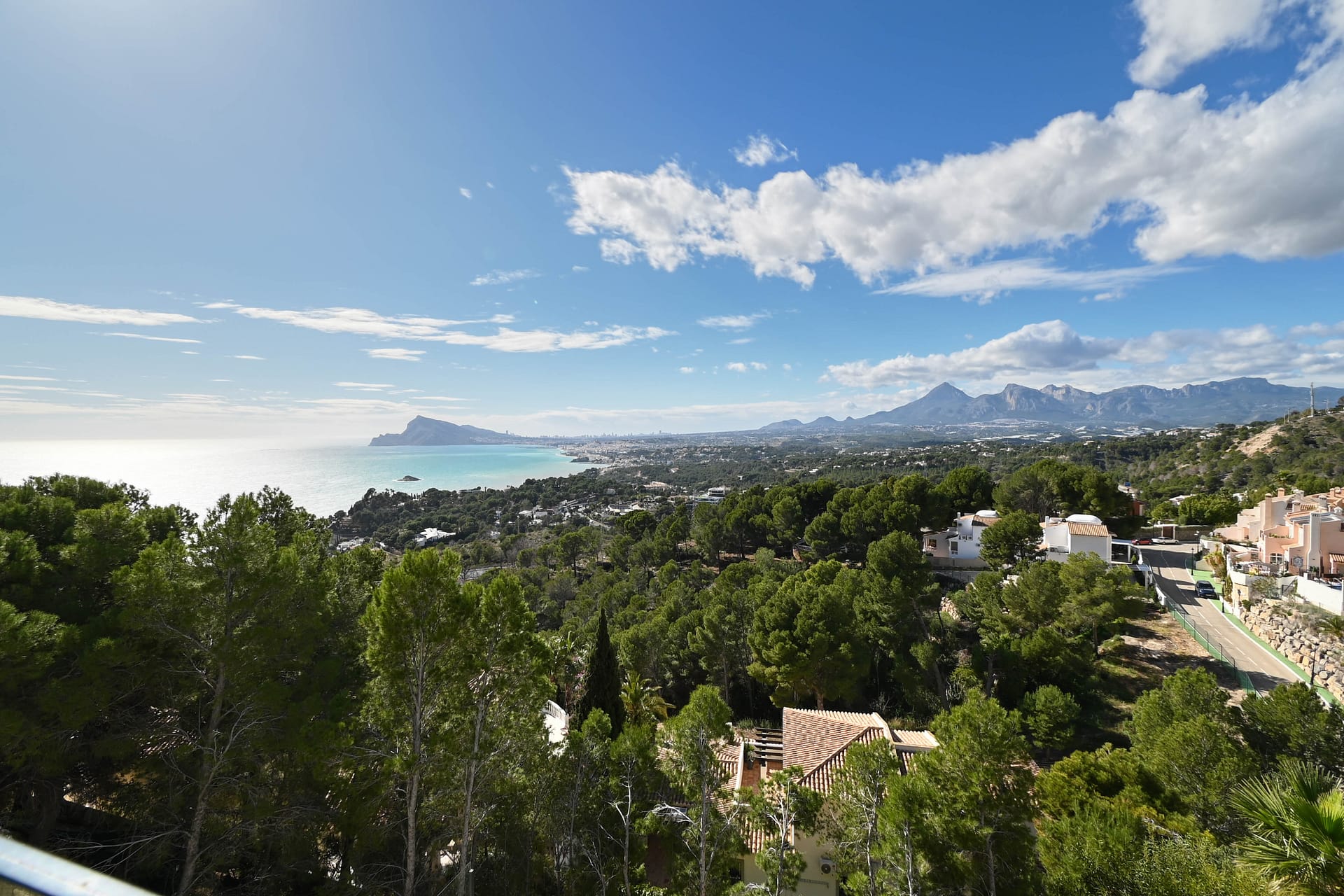 Uitzonderlijke nieuwbouwvilla met panoramisch zeezicht in Altea
