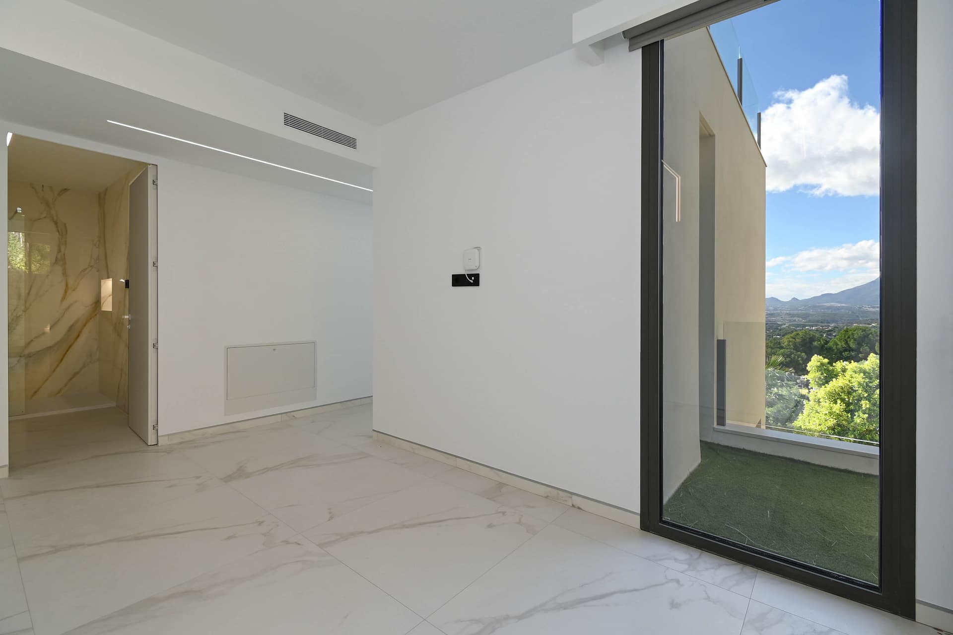 Uitzonderlijke nieuwbouwvilla met panoramisch zeezicht in Altea