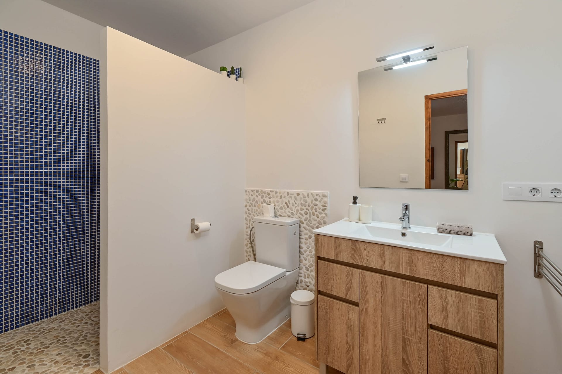 DP-70-TADEN8015-24 Luxe villa met zeezicht en privé zwembad in Denia