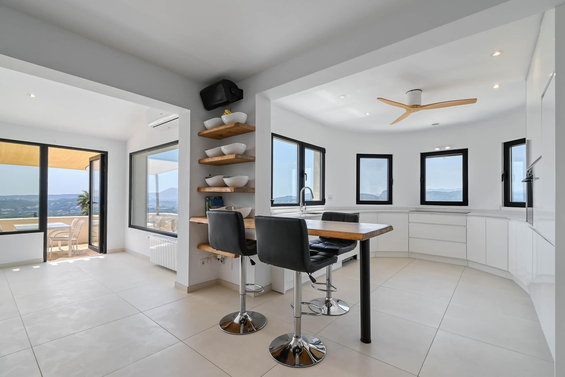 Spectaculaire mediterrane villa aan de voet van de Montgo in Javea