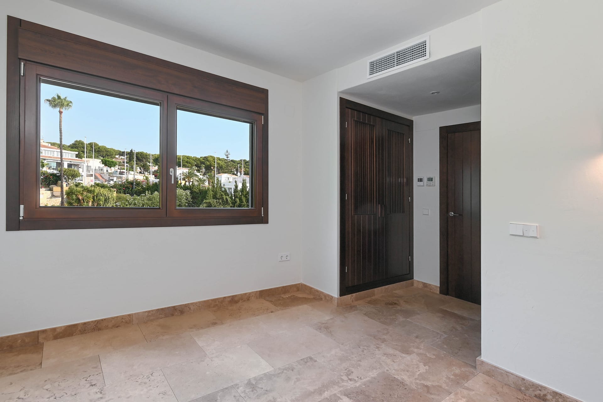 DP-70-TAMOR1564-15 Schitterende unieke eerste lijns villa met lift in Moraira