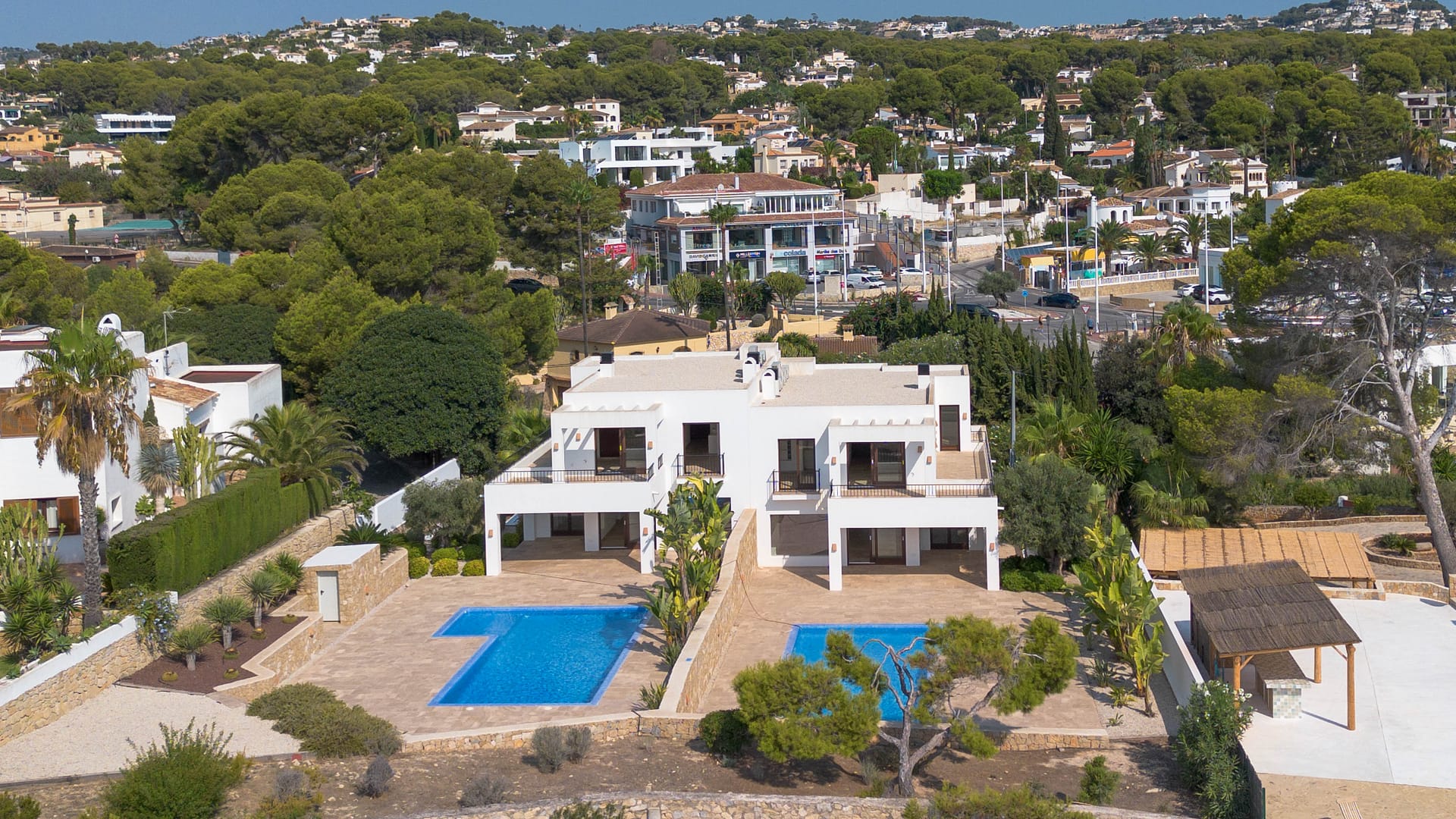 DP-70-TAMOR1565-39 Schitterende unieke eerste lijns villa met lift in Moraira
