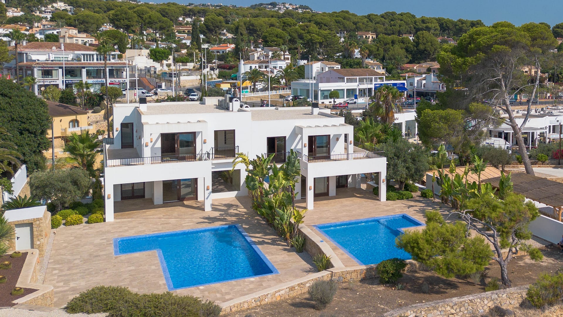 DP-70-TAMOR1565-40 Schitterende unieke eerste lijns villa met lift in Moraira