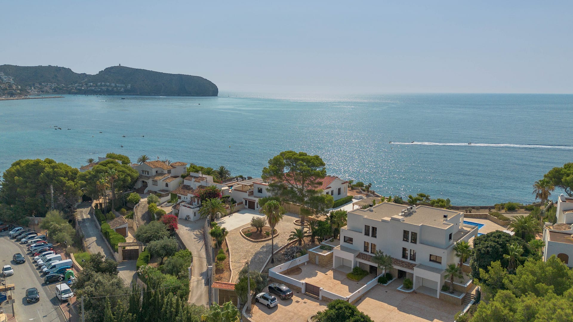 DP-70-TAMOR1565-41 Schitterende unieke eerste lijns villa met lift in Moraira