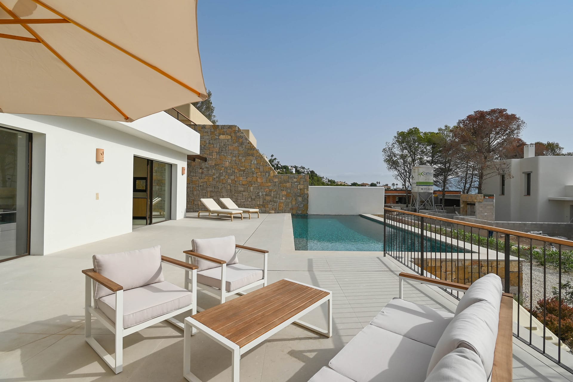 Elegante villa in afgesloten gemeenschap in Moraira