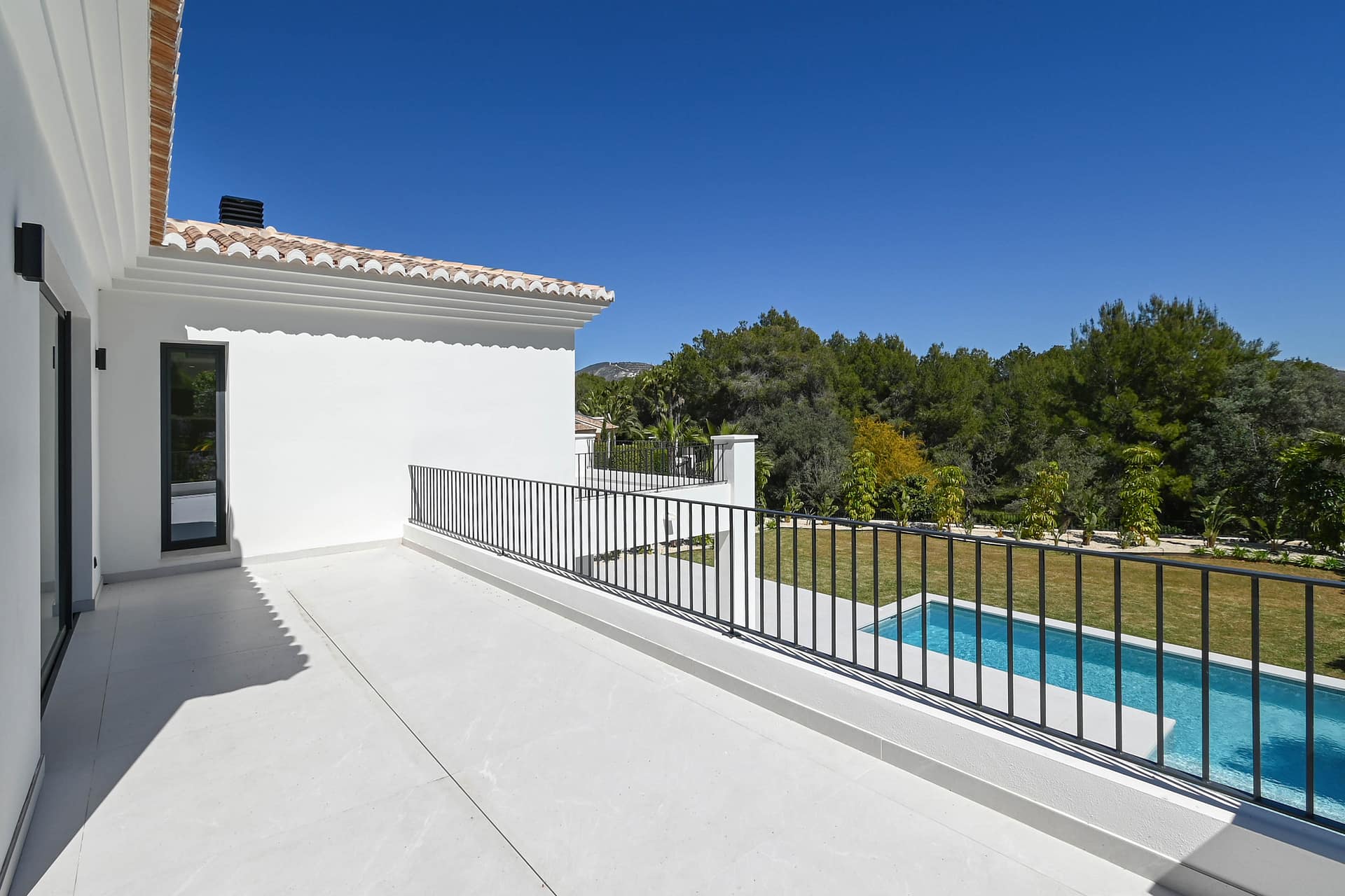 Luxe moderne villa op loopafstand centrum Moraira