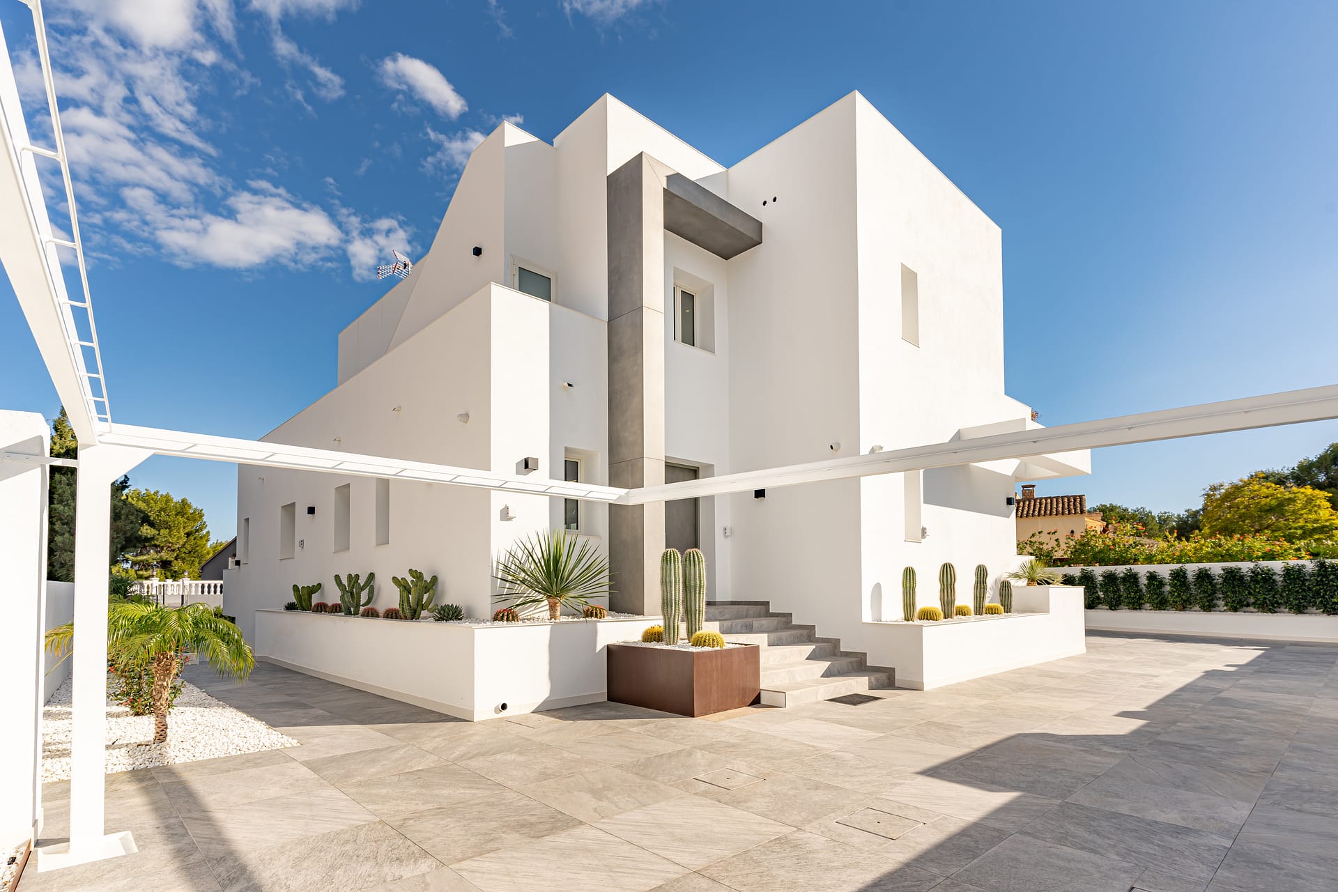 Instapklare nieuwbouwvilla met panoramisch zeezicht in Moraira