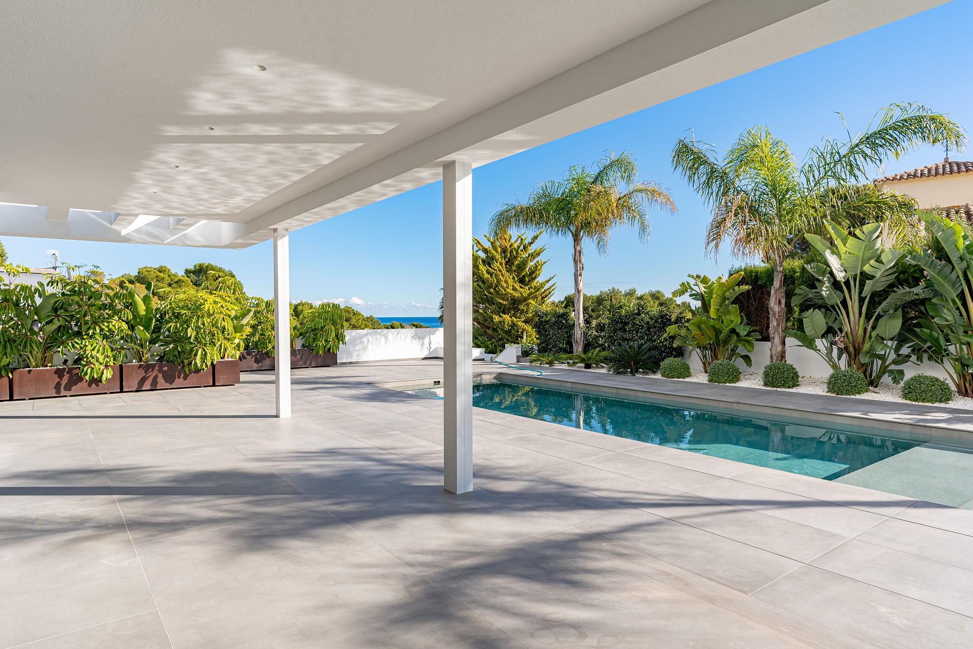 Instapklare nieuwbouwvilla met panoramisch zeezicht in Moraira