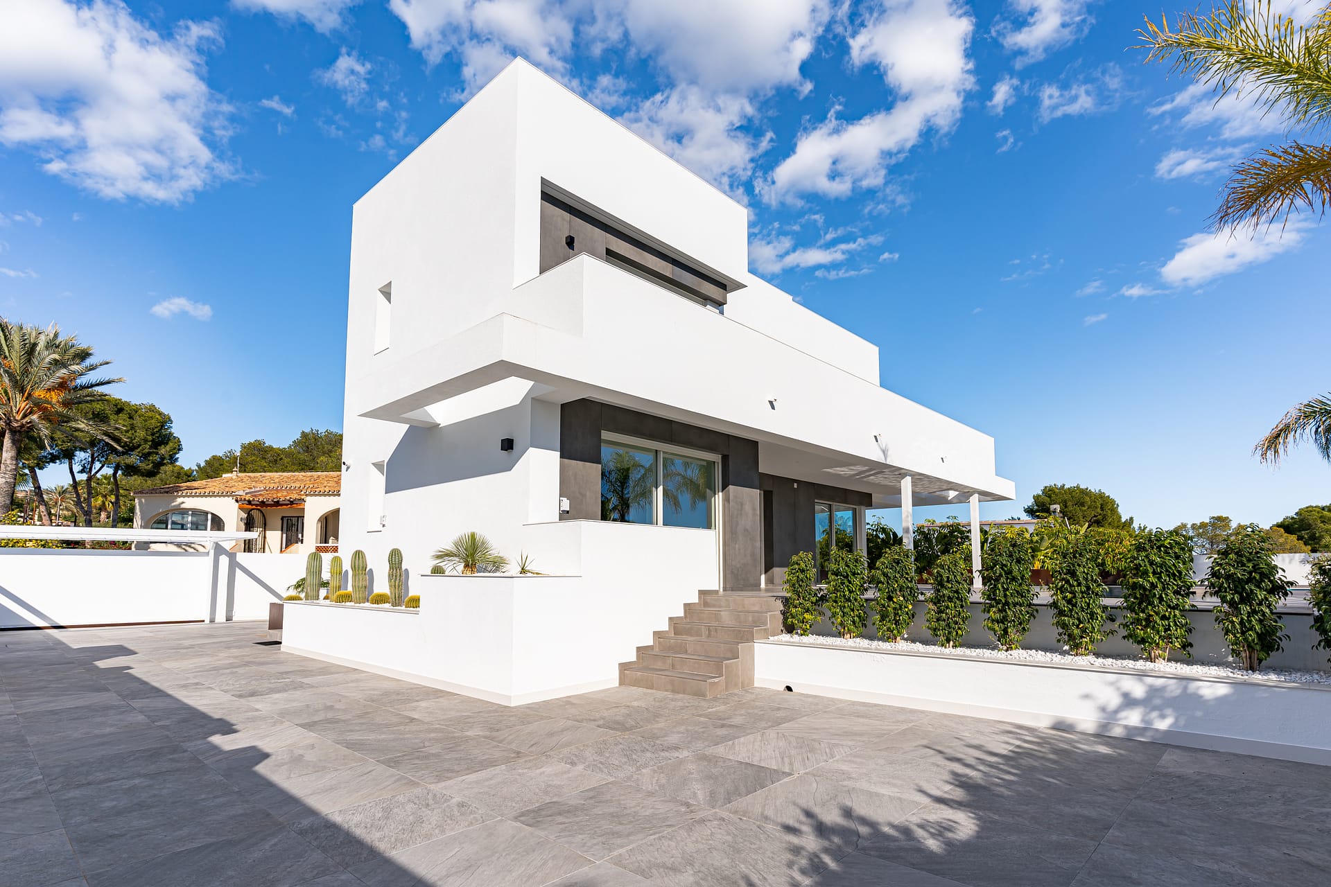 Instapklare nieuwbouwvilla met panoramisch zeezicht in Moraira