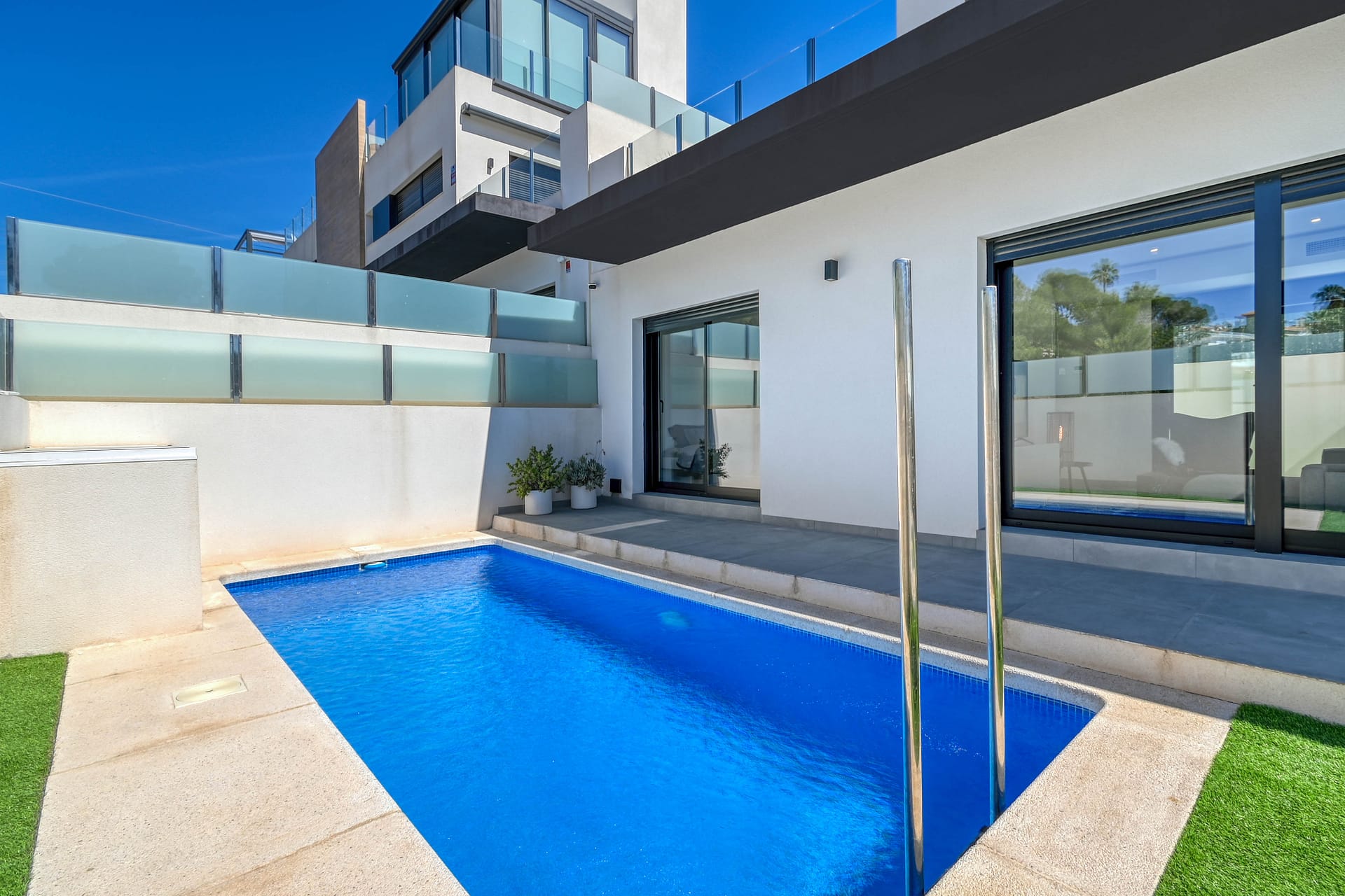 Geschakelde villa te koop in Villamartin