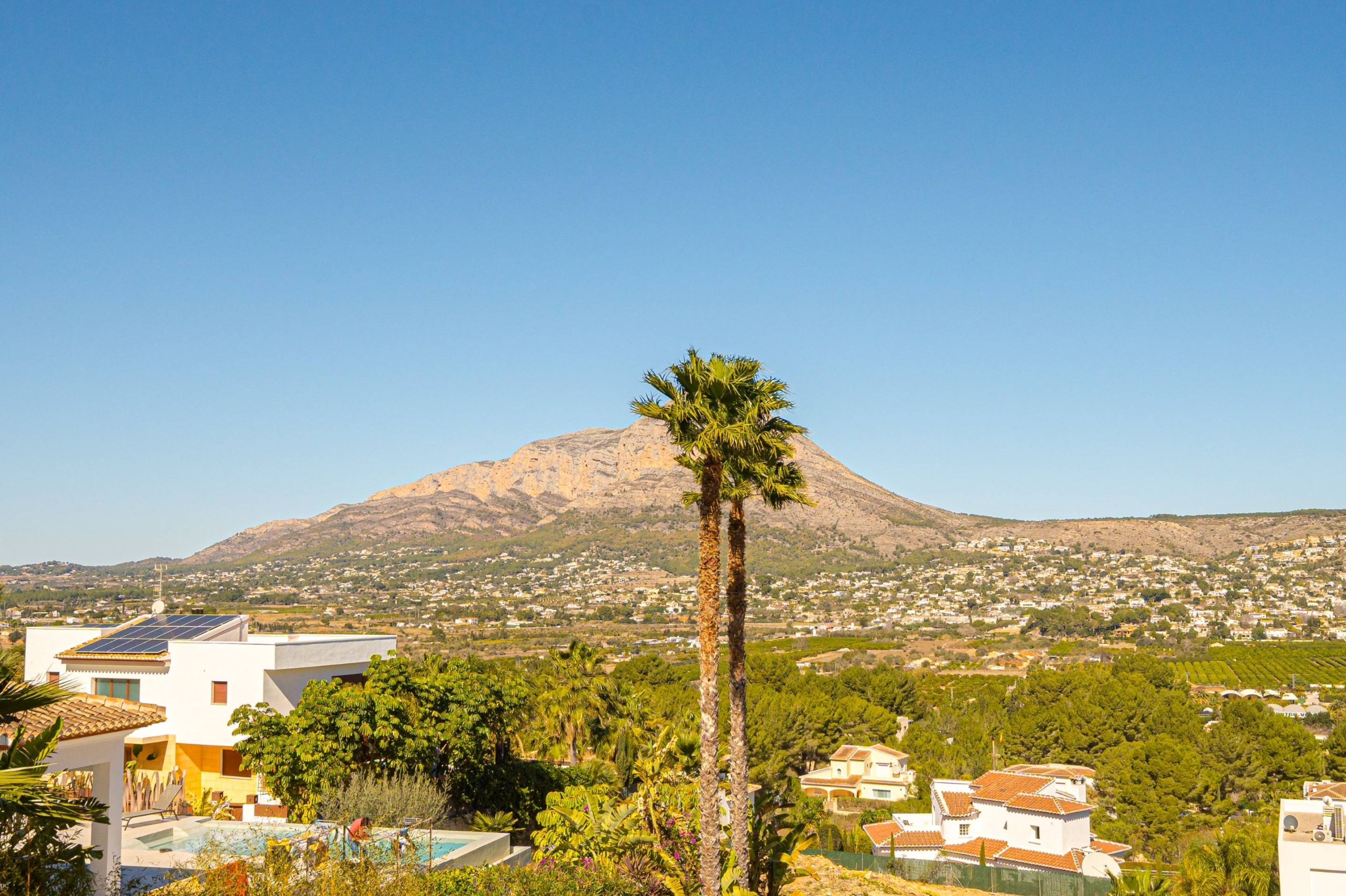 Nieuwbouw villa met prachtig uitzicht in Javea