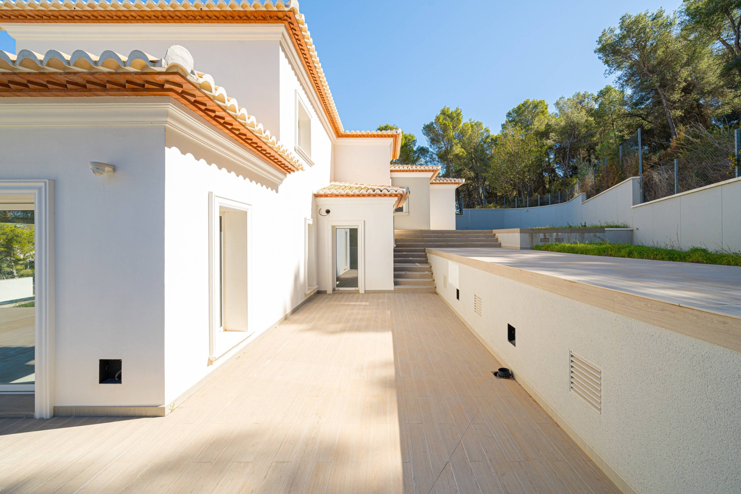 Nieuwbouw villa met prachtig uitzicht in Javea