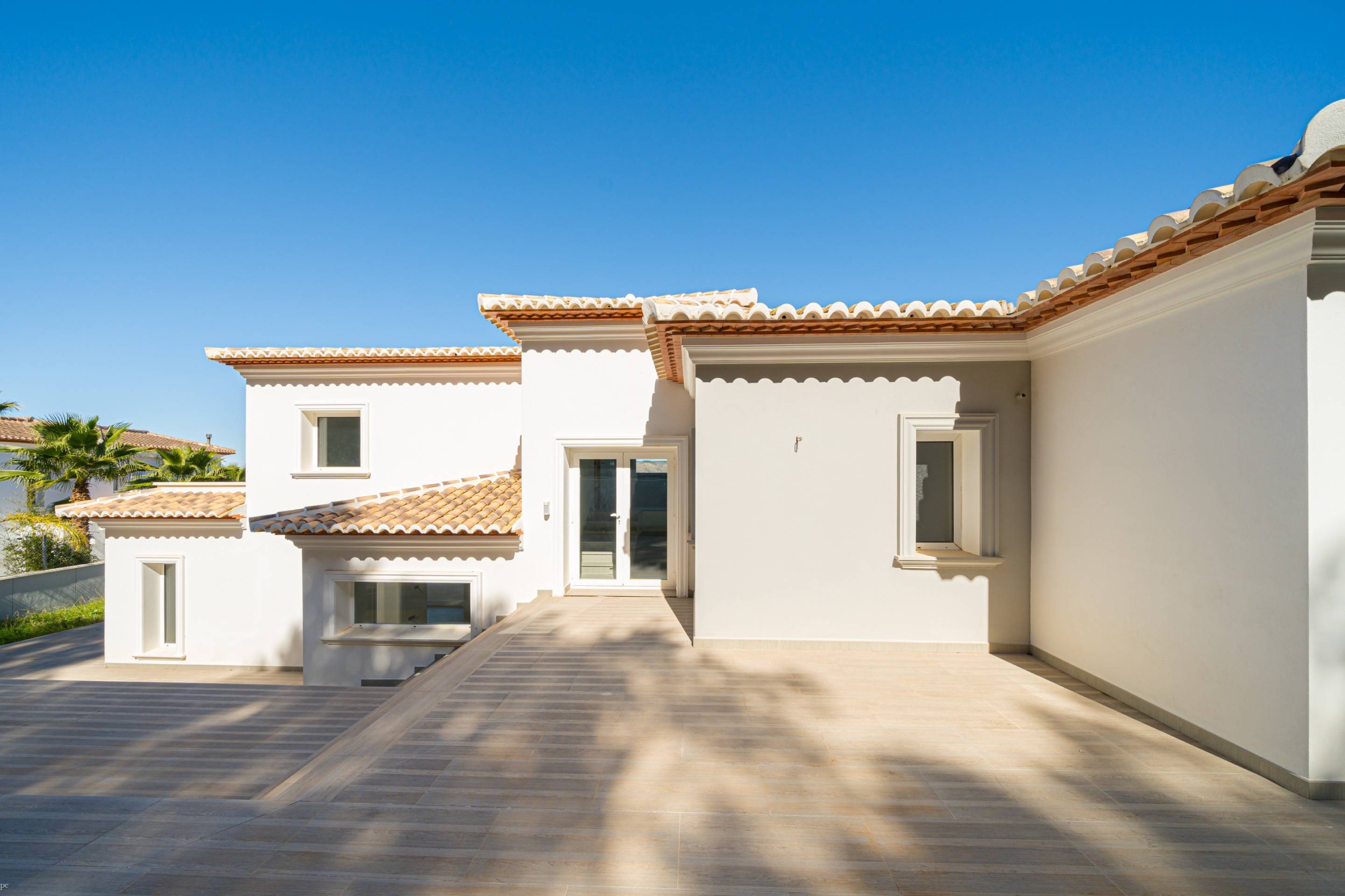 Nieuwbouw villa met prachtig uitzicht in Javea