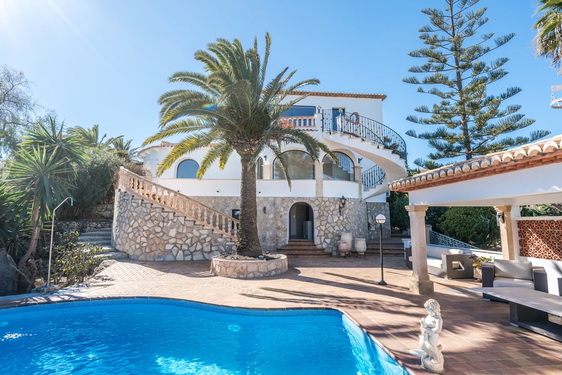 Stijlvolle mediterrane villa te koop in Javea