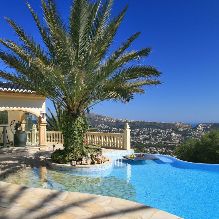 Luxe mediterrane villa met spectaculair zeezicht in Moraira