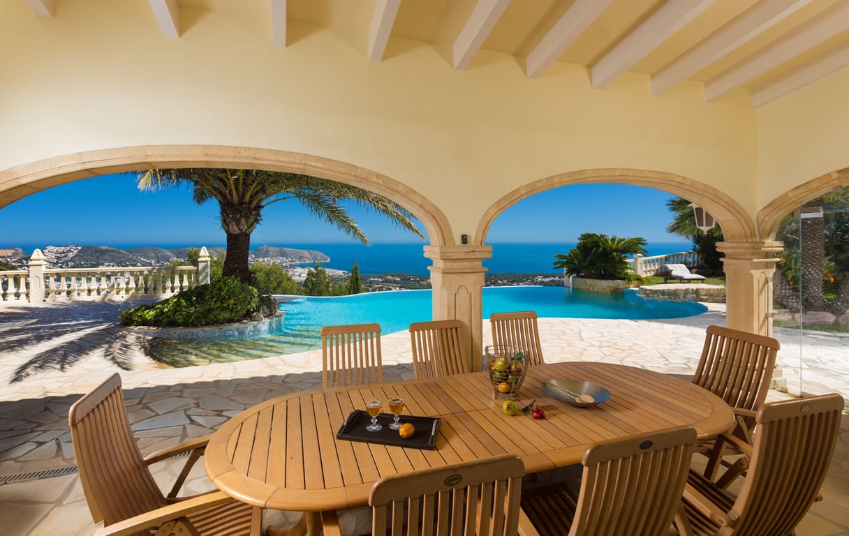 Luxe mediterrane villa met spectaculair zeezicht in Moraira