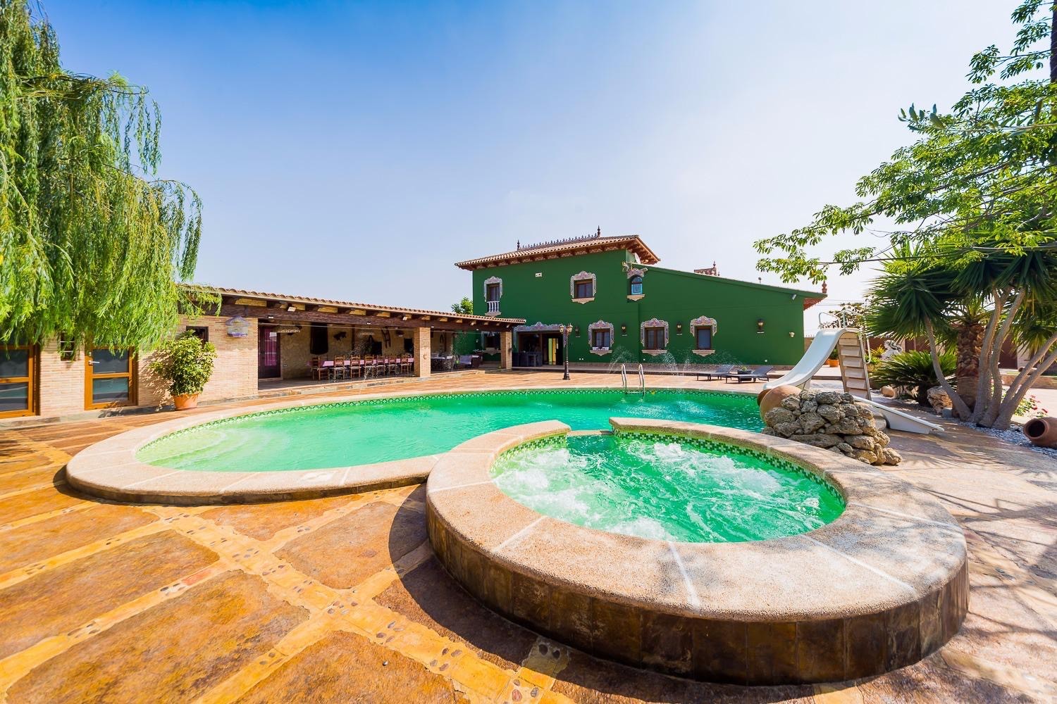 Finca te koop in Almoradí
