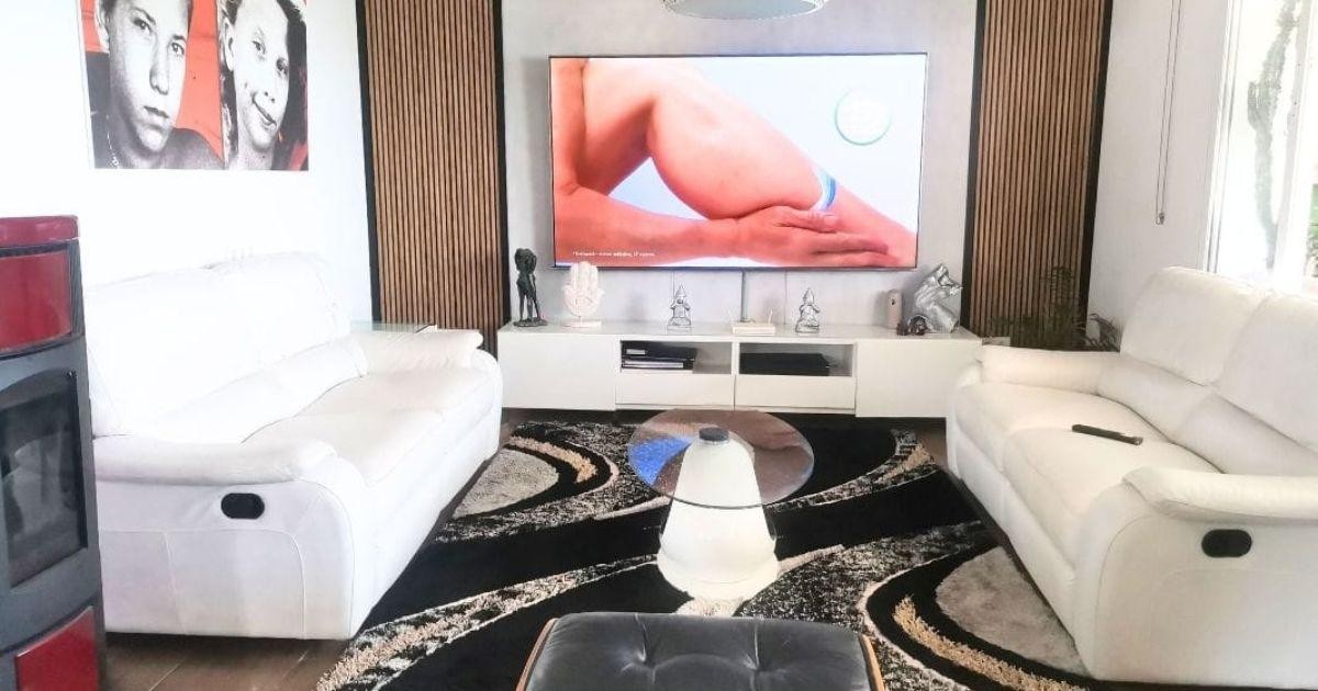 Ruime villa met zwembad aan het strand te koop in Albir