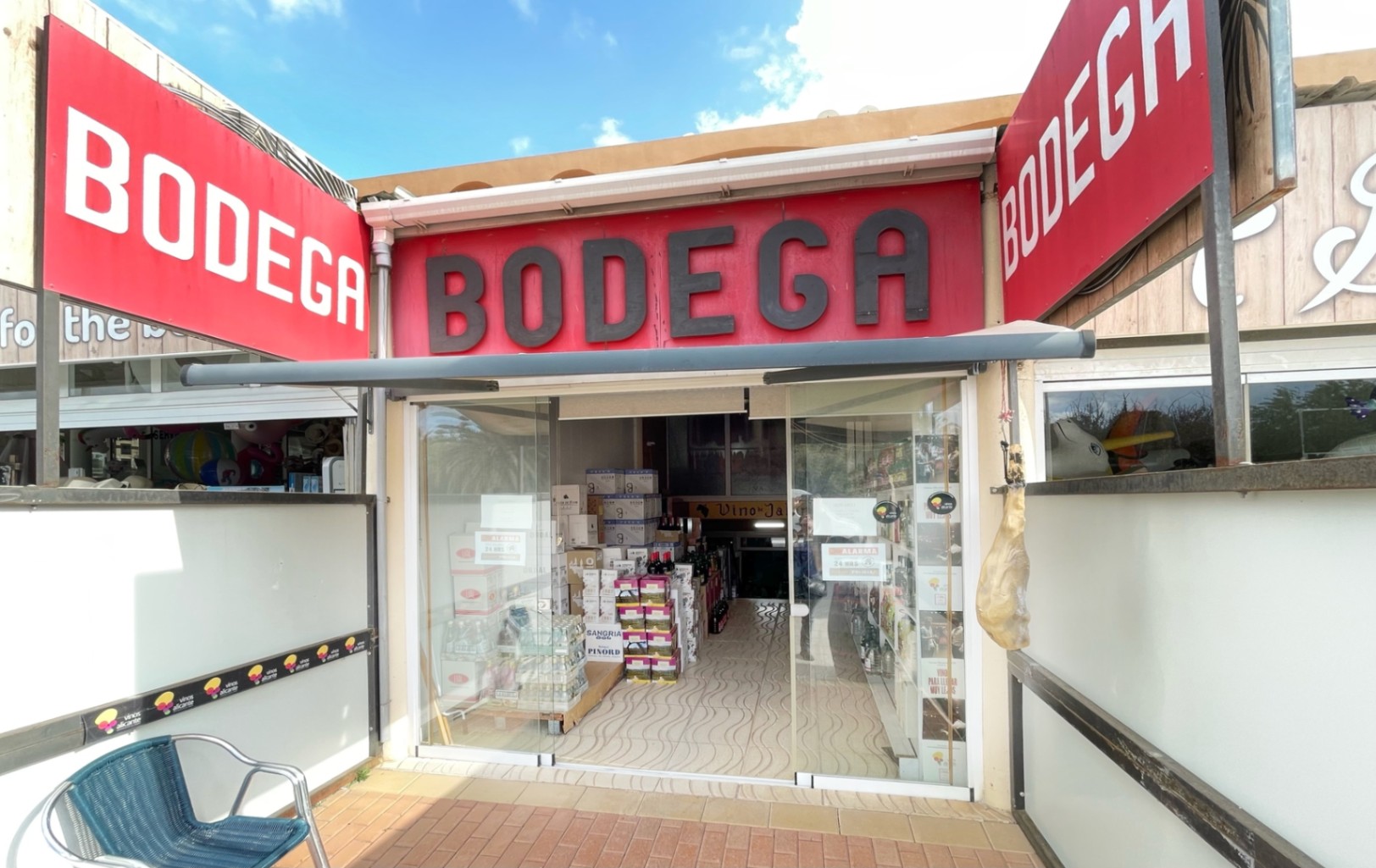 Unieke kans: complete wijnmakerij met 30 jaar reputatie in  — Moraira
