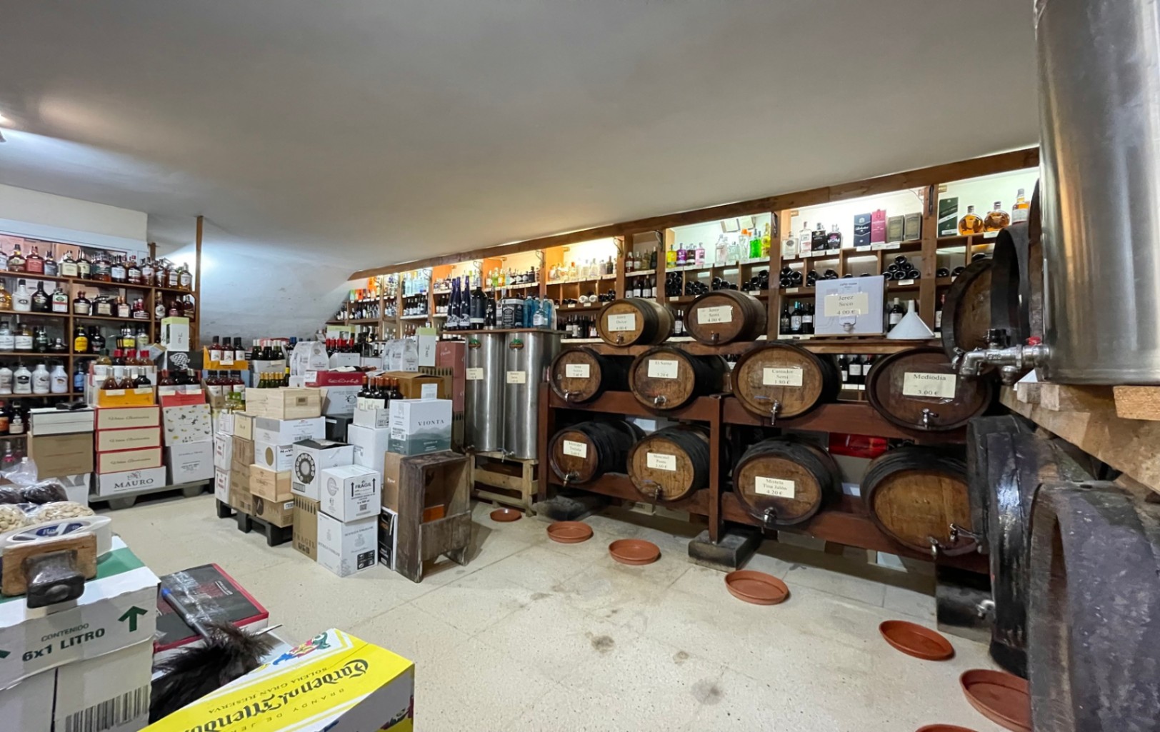 Unieke kans: complete wijnmakerij met 30 jaar reputatie in  — Moraira